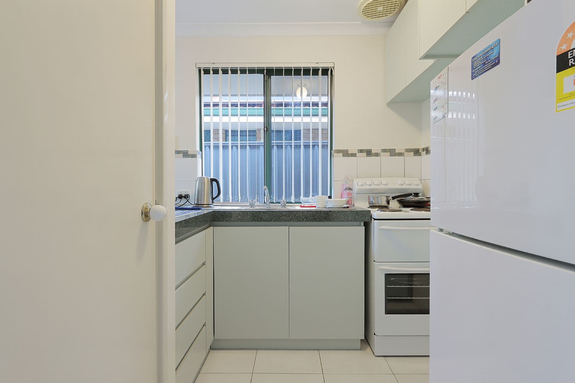 4/14 Hawkins Street, Rockingham, WA, 6168, Rockingham - Thumbnail 2