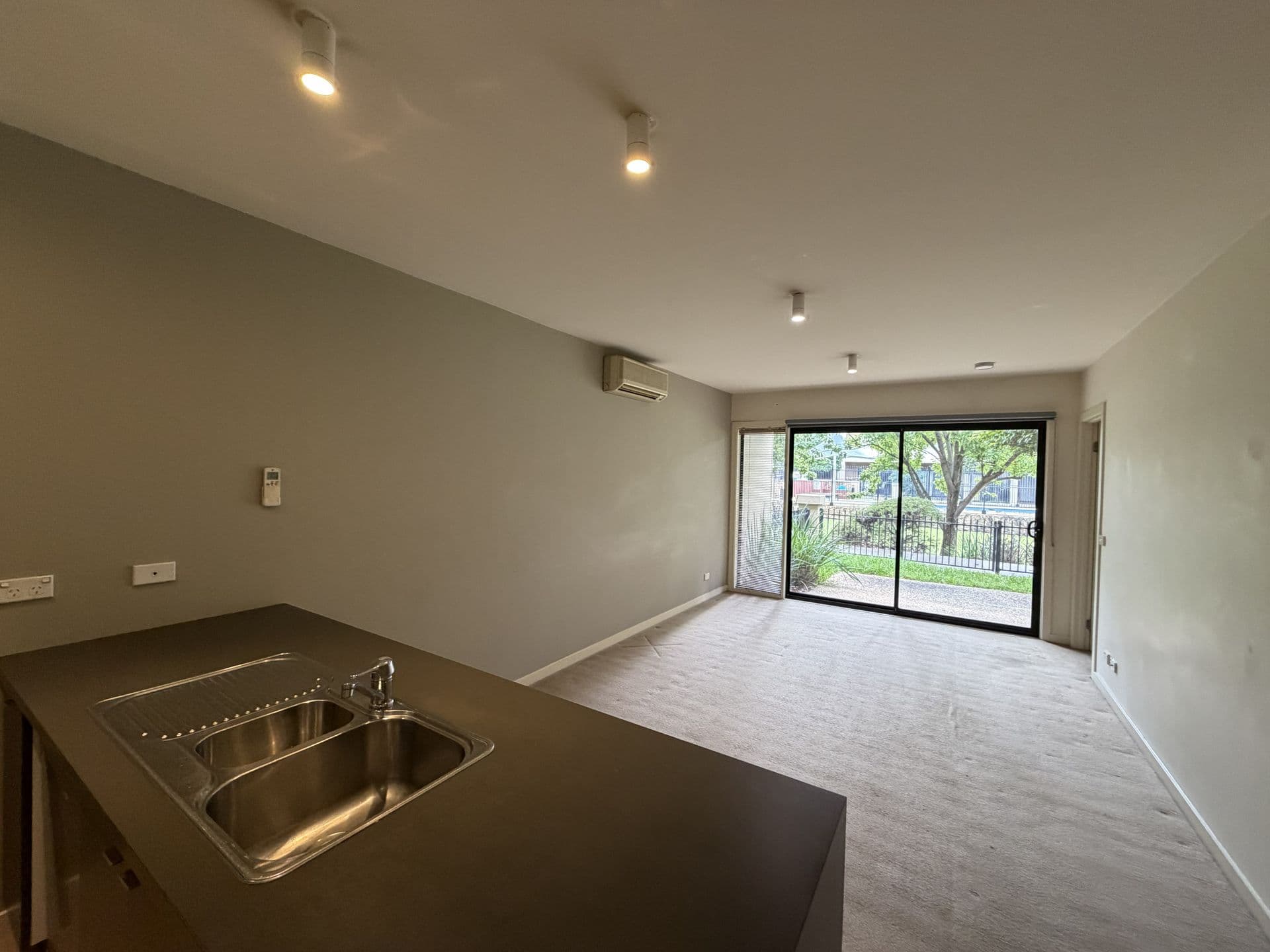 1/2 Greenfield Drive, Clayton, VIC, 3168, Clayton - Thumbnail 4