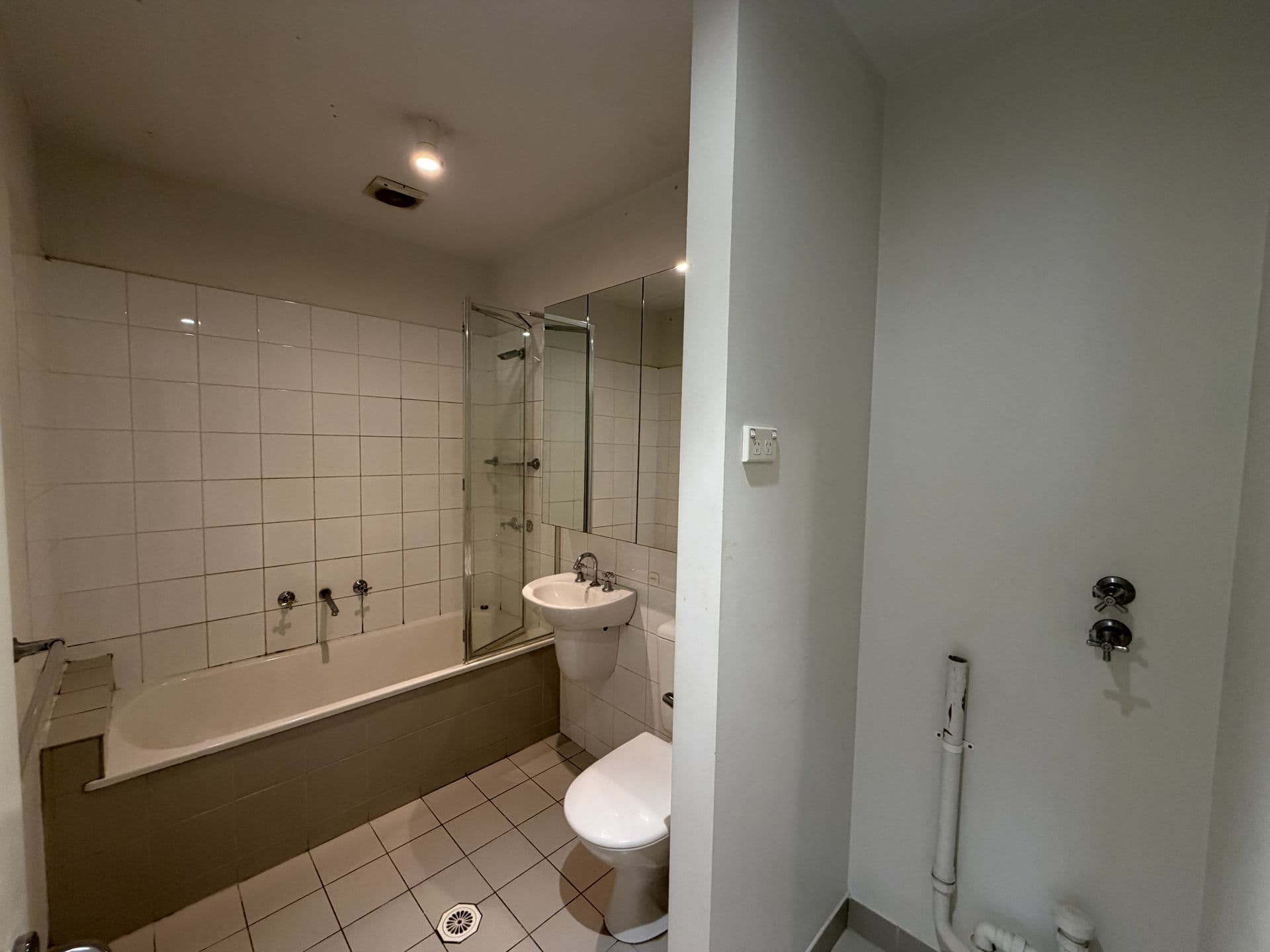 1/2 Greenfield Drive, Clayton, VIC, 3168, Clayton - Thumbnail 8
