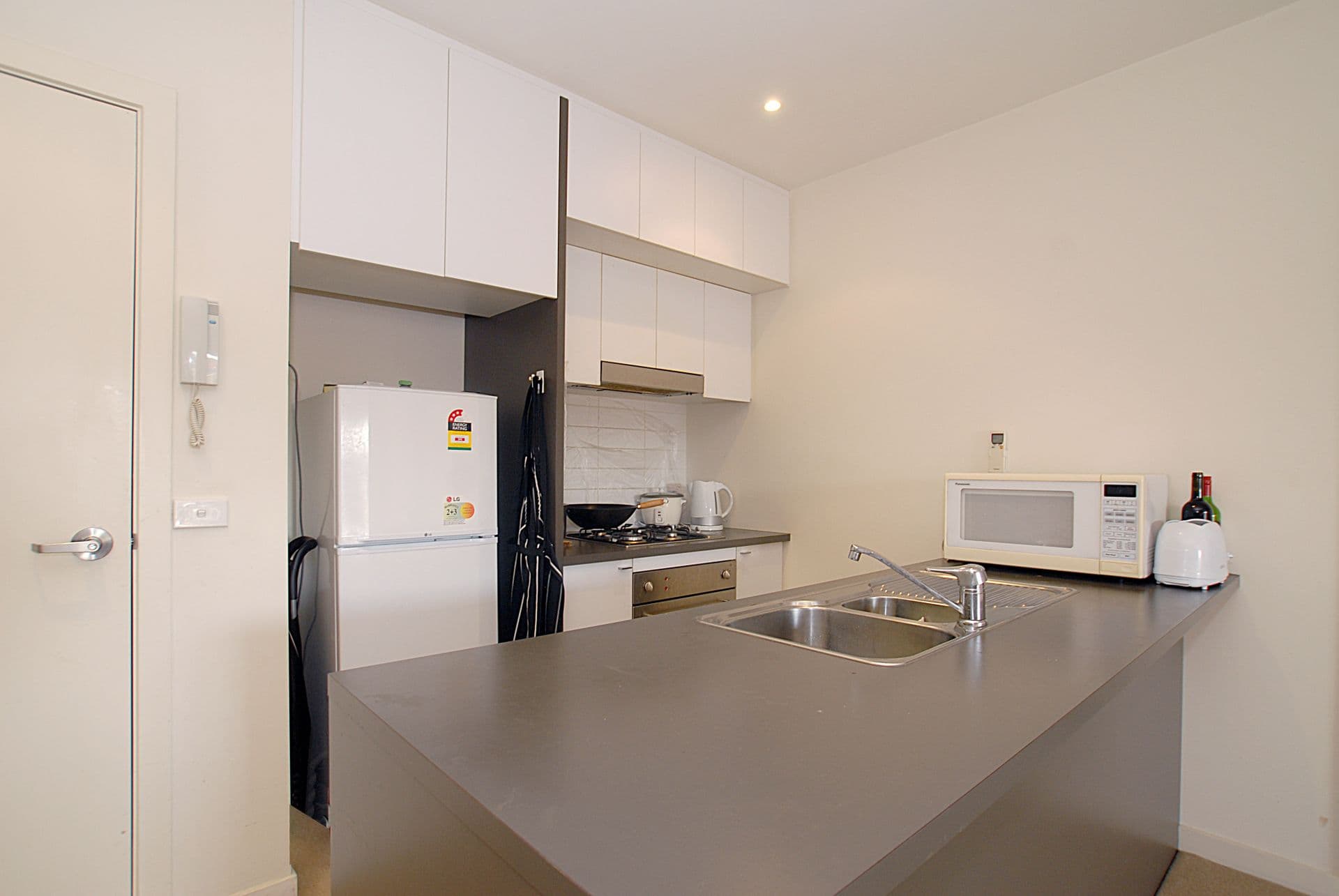 16/2 Monash Green Drive, Clayton, VIC, 3168, Clayton - Thumbnail 4