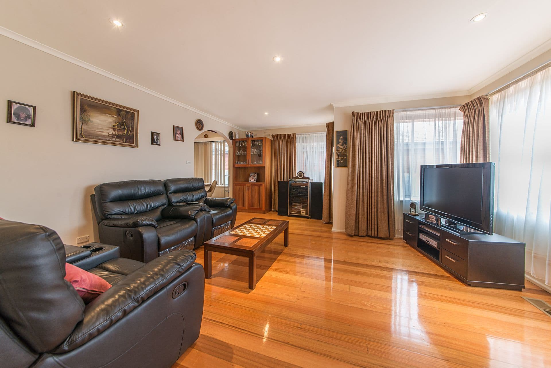 13 Barringun Crescent, Clayton South, VIC, 3169, Clayton South - Thumbnail 2