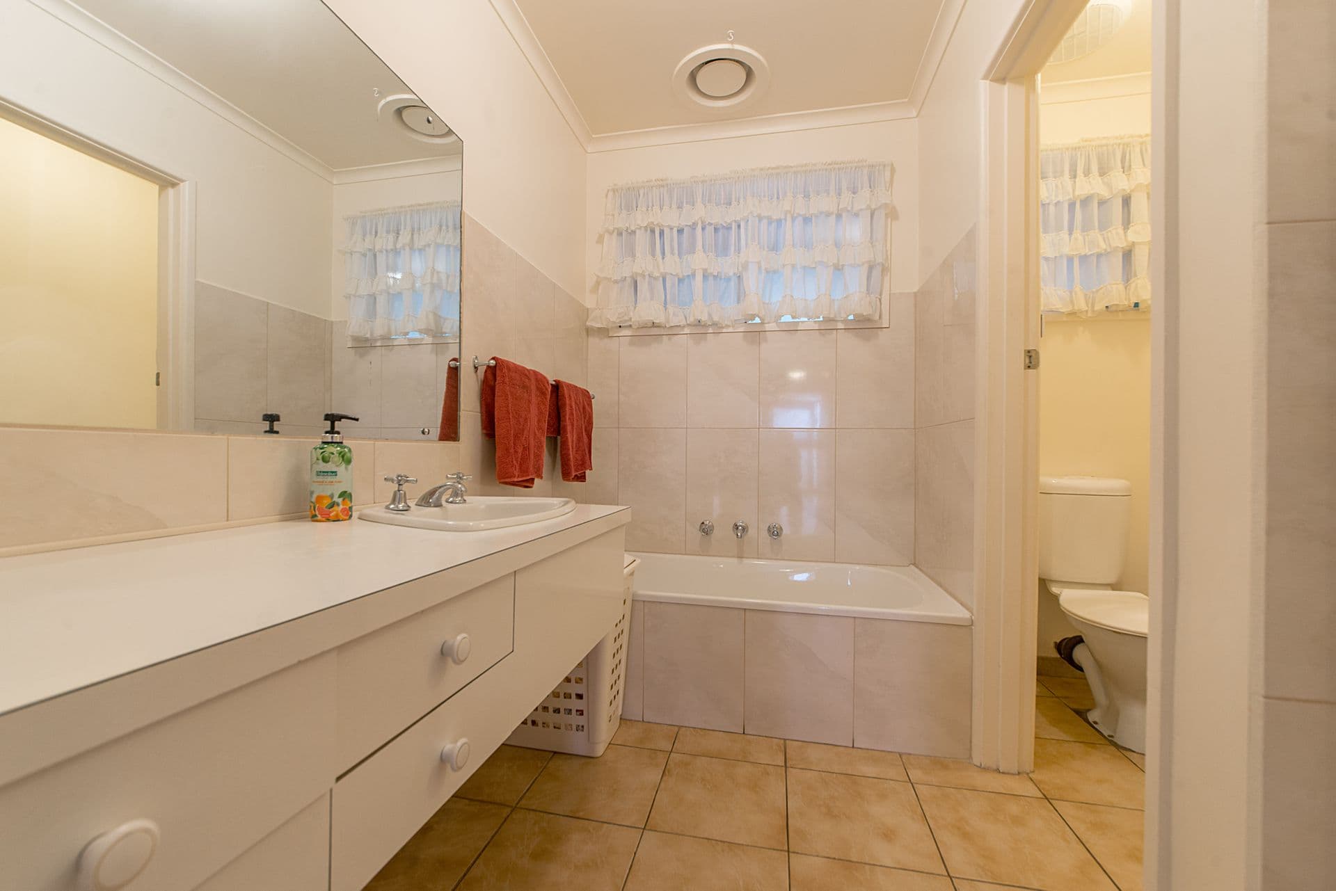13 Barringun Crescent, Clayton South, VIC, 3169, Clayton South - Thumbnail 5