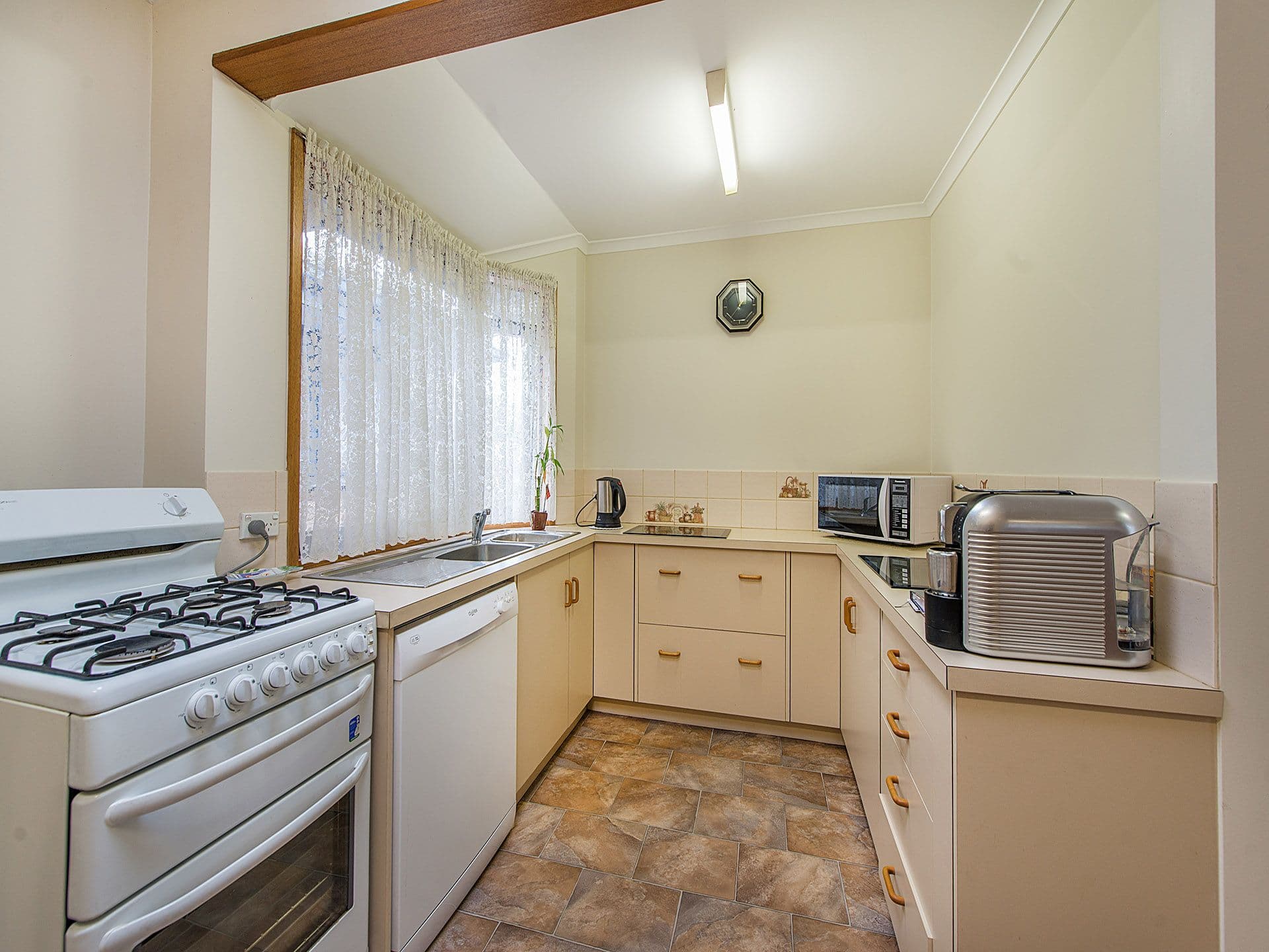 51  Ester Crescent, Clayton South, VIC, 3169, Clayton South - Thumbnail 4