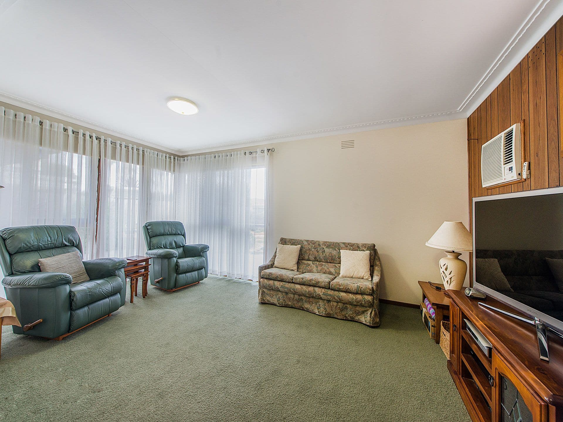 51  Ester Crescent, Clayton South, VIC, 3169, Clayton South - Thumbnail 2