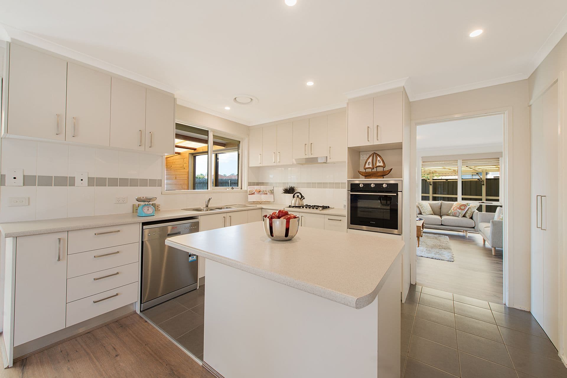 15 Merrigum Crescent, Clarinda, VIC, 3169, Clarinda - Thumbnail 3