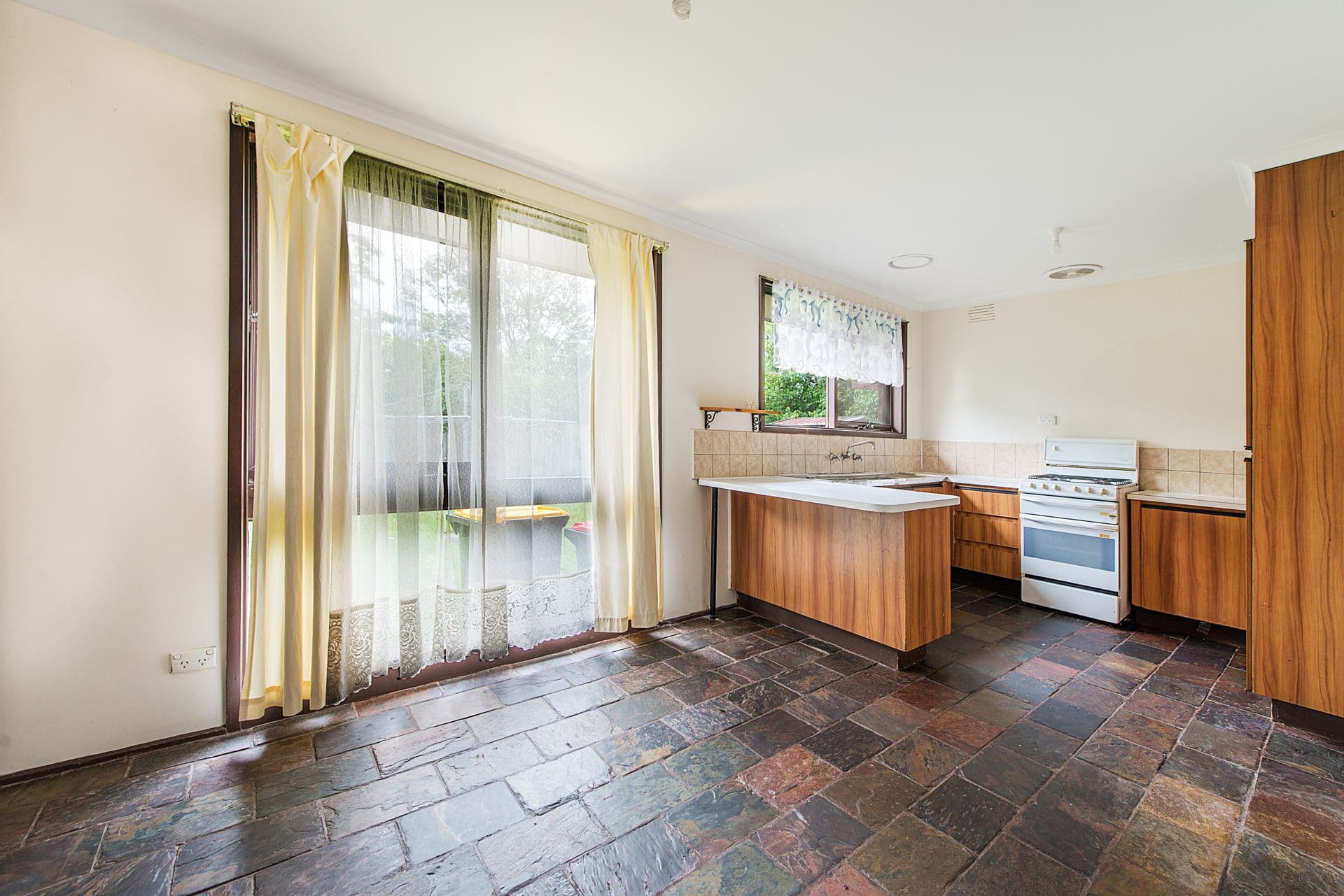 17 Leonard Close, Clarinda, VIC, 3169, Clarinda - Thumbnail 3