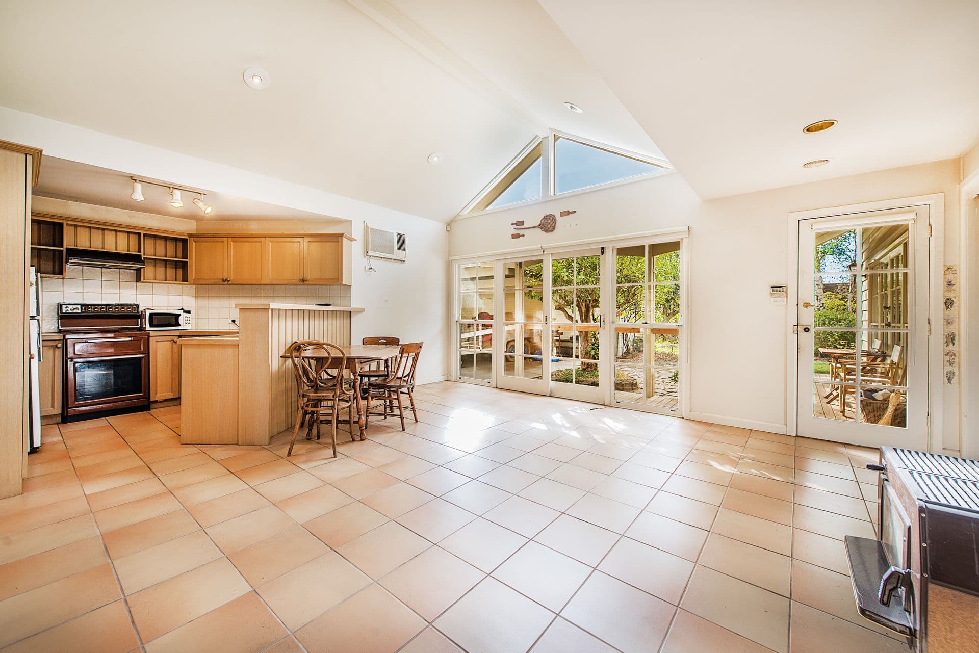 35 Kemp Avenue, Mount Waverley, VIC, 3149, Mount Waverley - Thumbnail 3