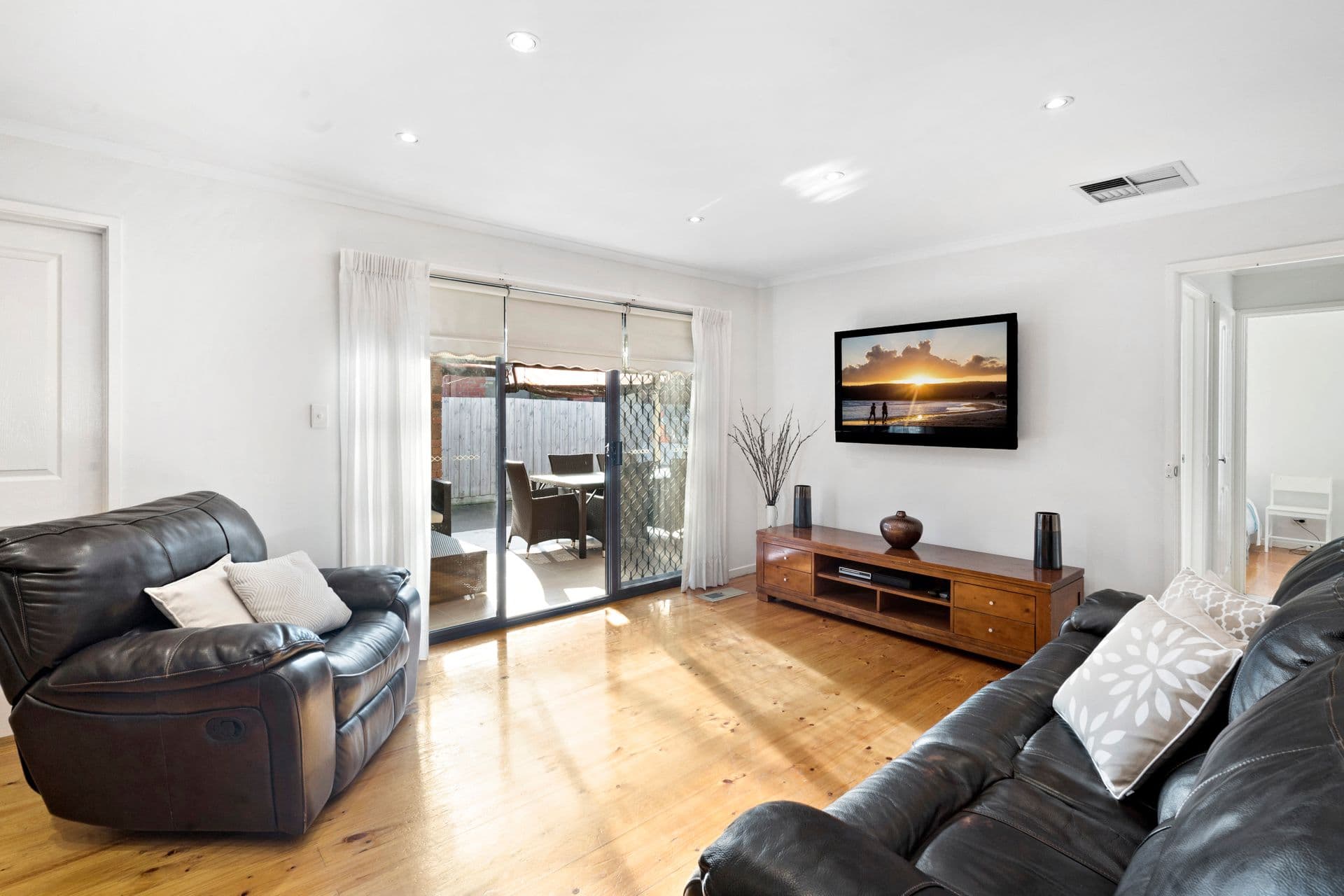 17 Dalbeattie Drive, Clarinda, VIC, 3169, Clarinda - Thumbnail 2