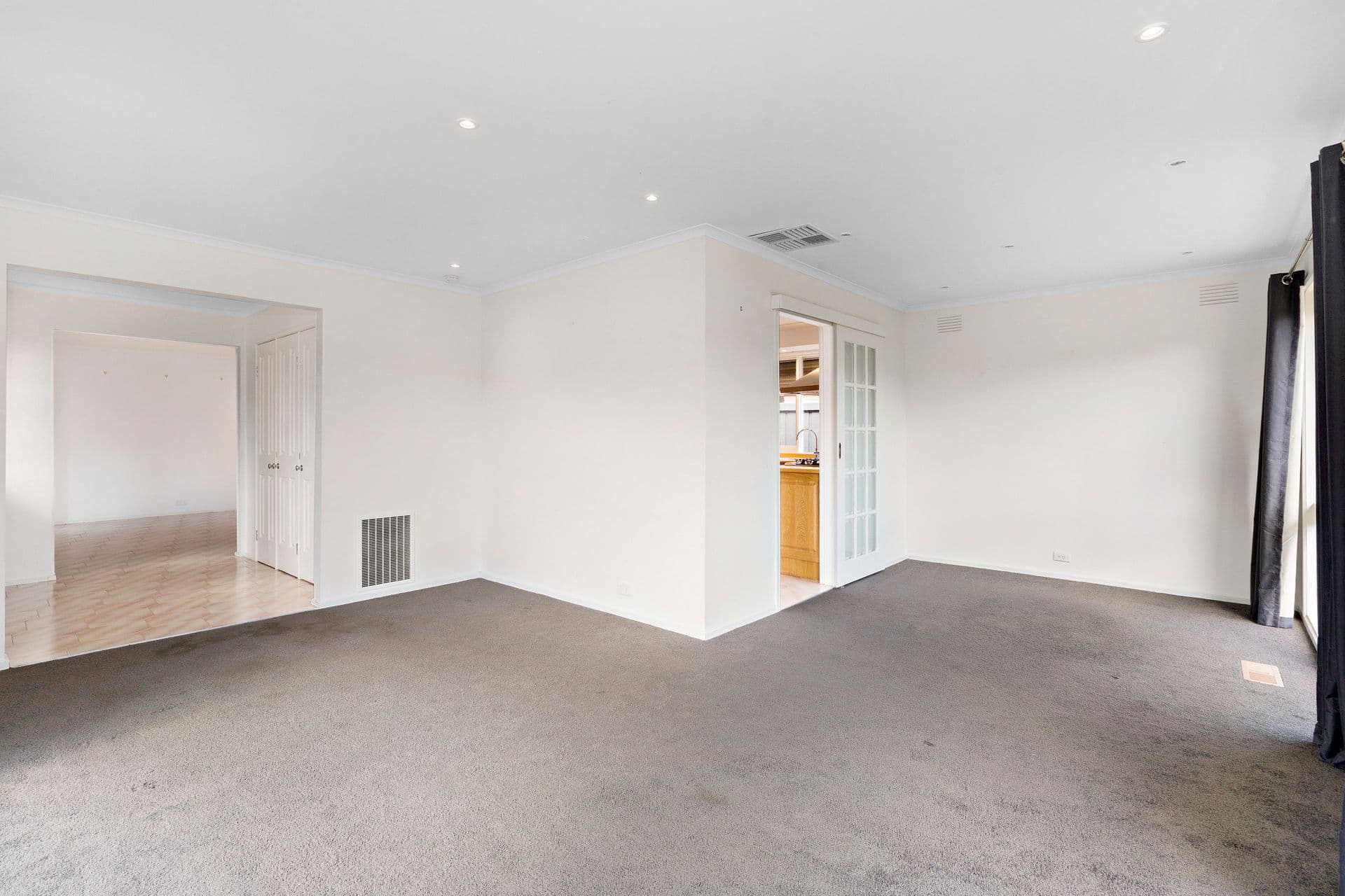 27 Cooinda Crescent, Clarinda, VIC, 3169, Clarinda - Thumbnail 2