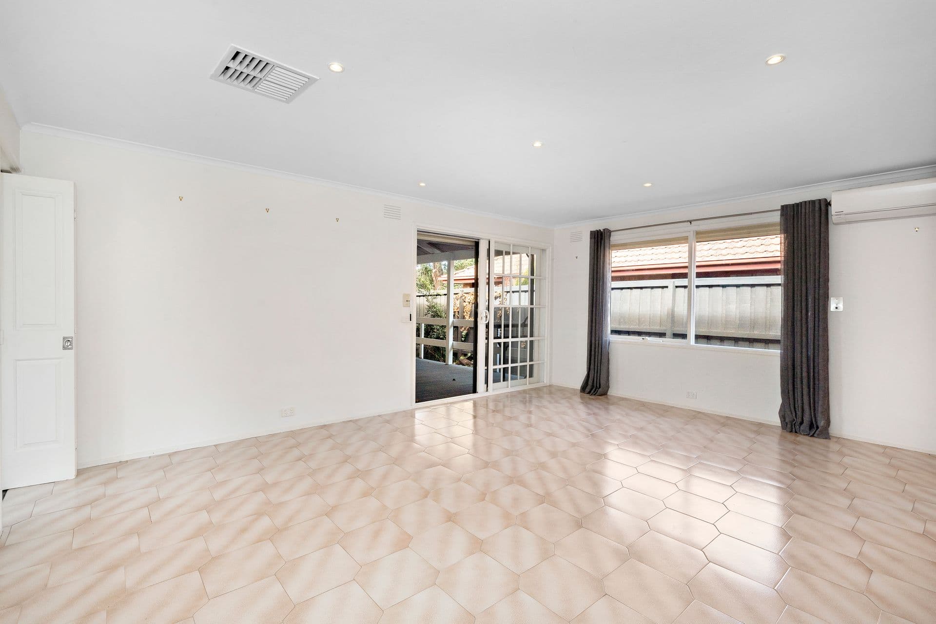 27 Cooinda Crescent, Clarinda, VIC, 3169, Clarinda - Thumbnail 5