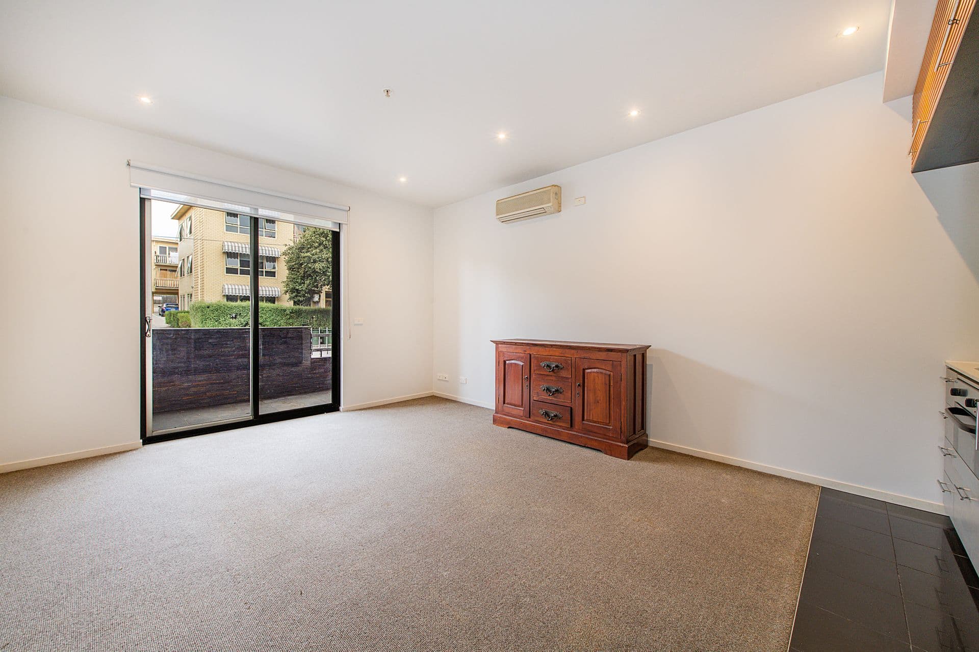 10 / 220 Barkly Street, St Kilda, VIC, 3182, St Kilda - Thumbnail 2