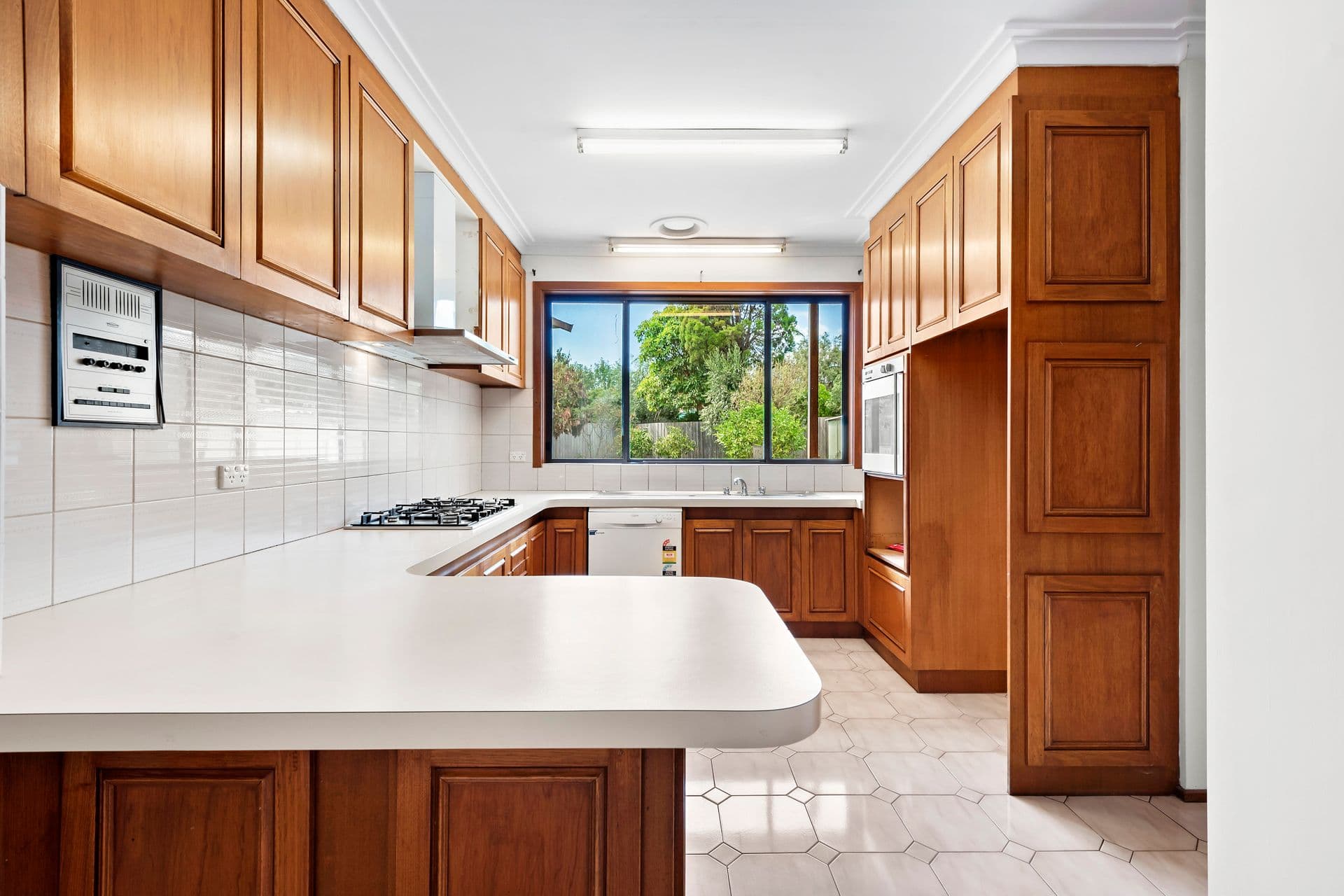 10 Ovens Court, Mentone, VIC, 3194, Mentone - Thumbnail 2