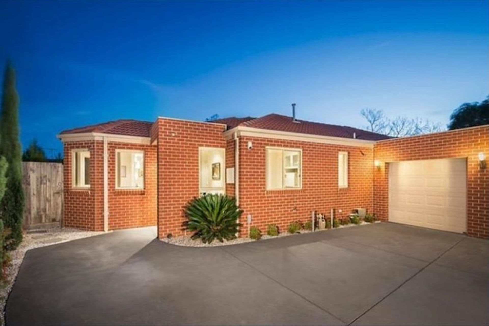 2/51 Leonard Close, Clarinda, VIC, 3169, Clarinda - Image 1