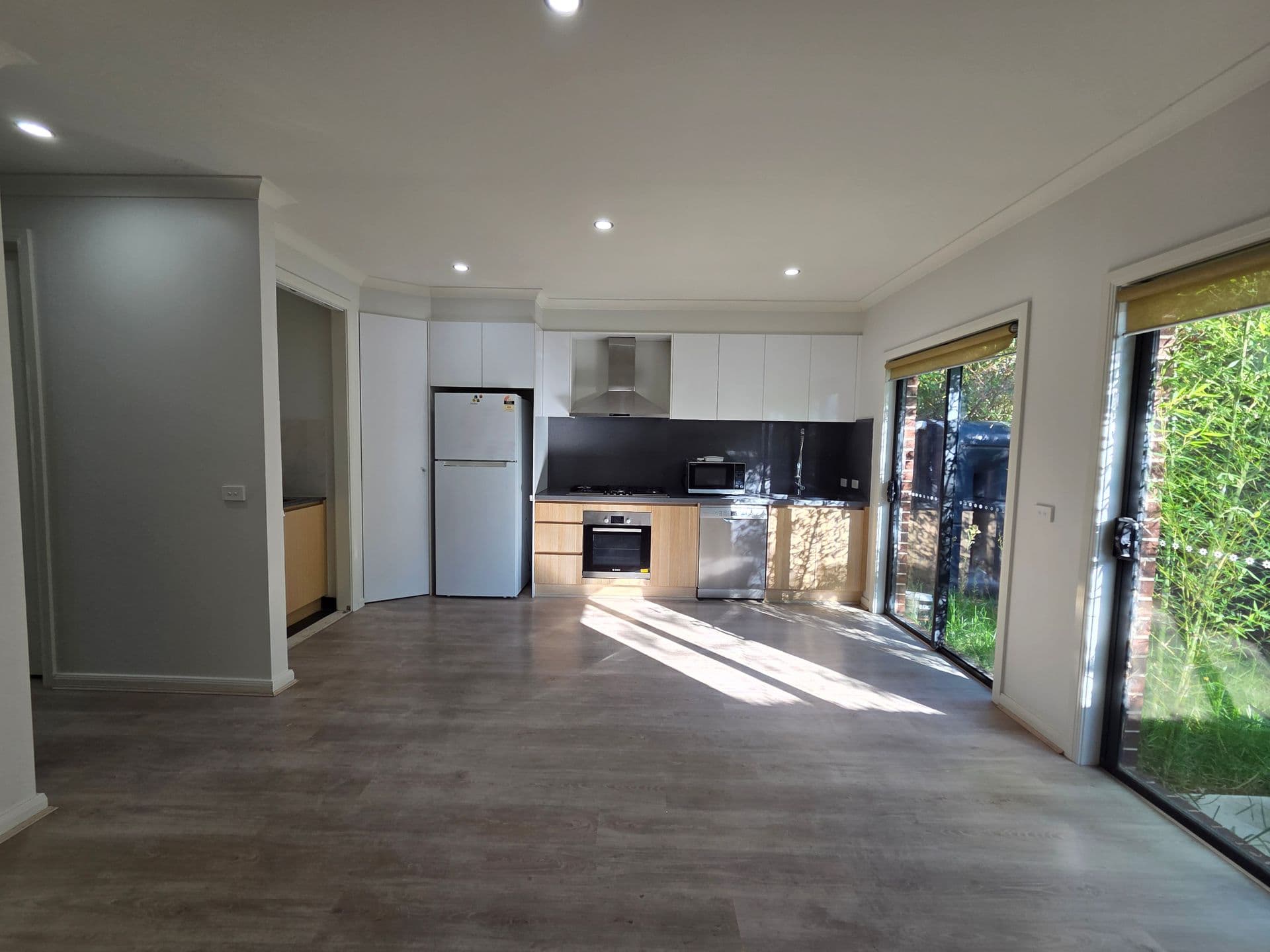 1/37 Koonawarra Street, Clayton, VIC, 3168, Clayton - Thumbnail 3