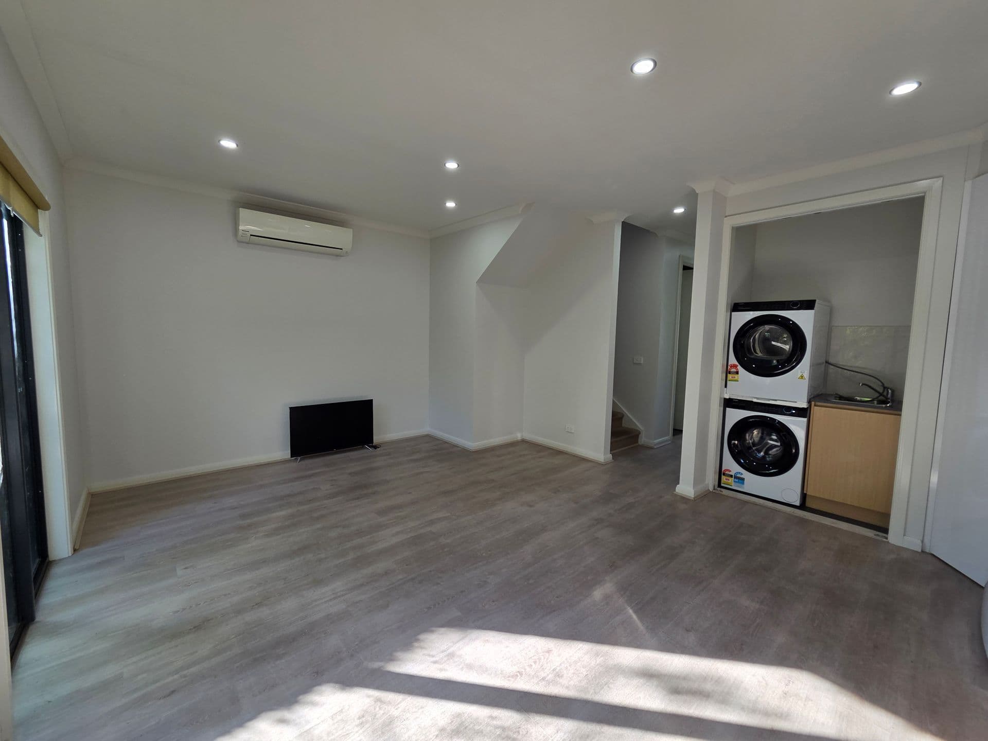 1/37 Koonawarra Street, Clayton, VIC, 3168, Clayton - Thumbnail 4