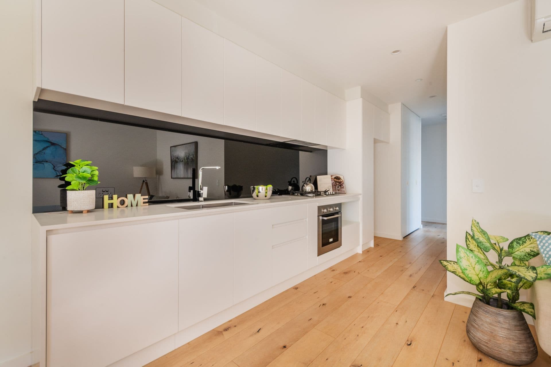 202/14 Elliott Avenue, Carnegie, VIC, 3163, Carnegie - Thumbnail 3