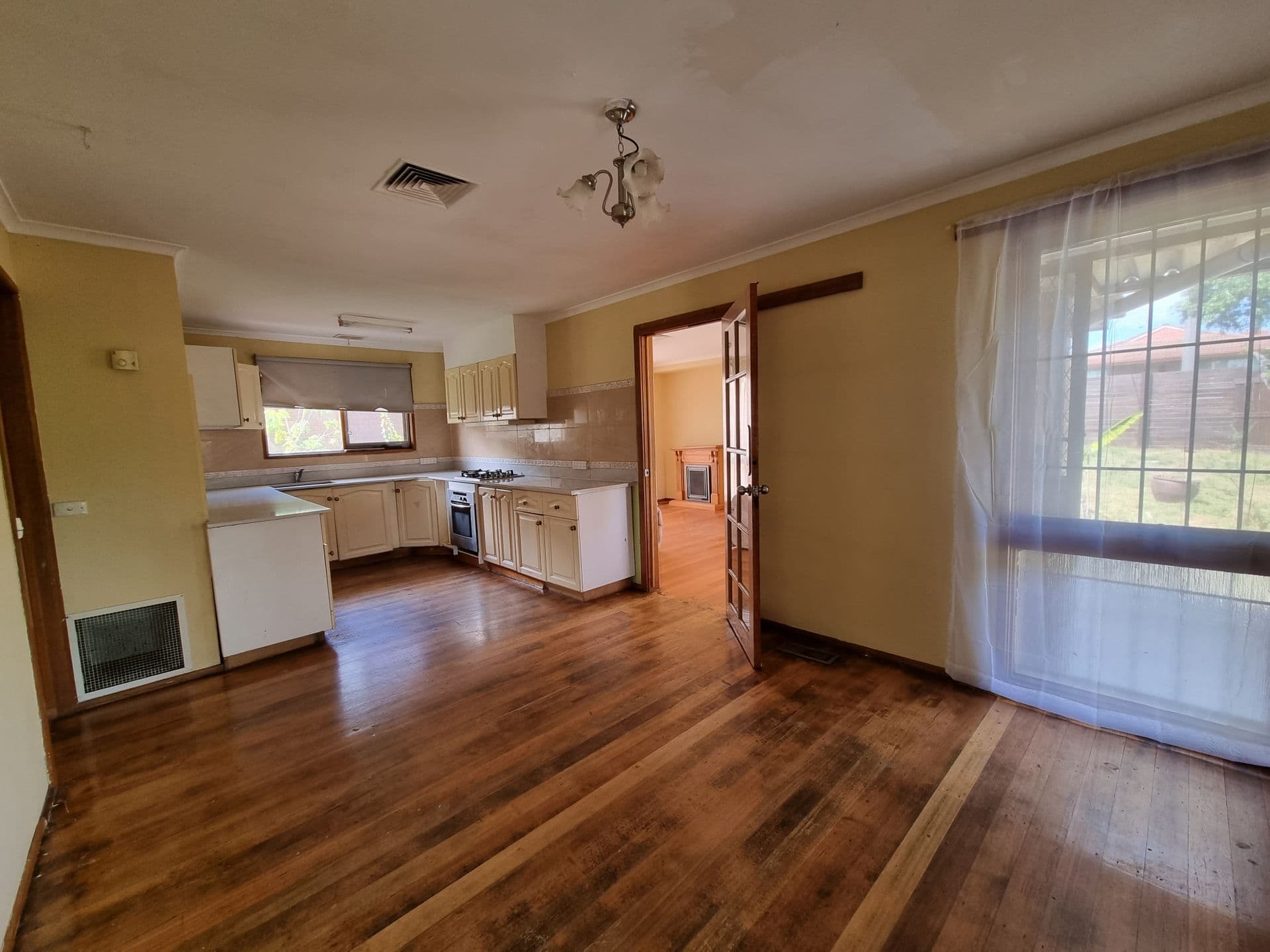 13 Spring Valley Drive, Clayton South, VIC, 3169, Clayton South - Thumbnail 4