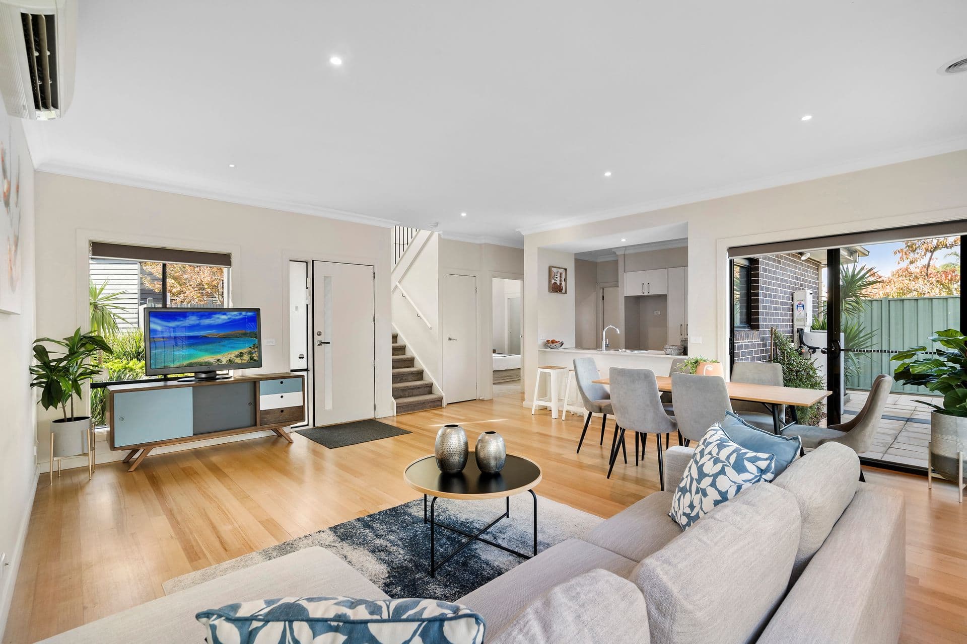 2/7 Windsor Avenue, Oakleigh South, VIC, 3167, Oakleigh South - Thumbnail 2
