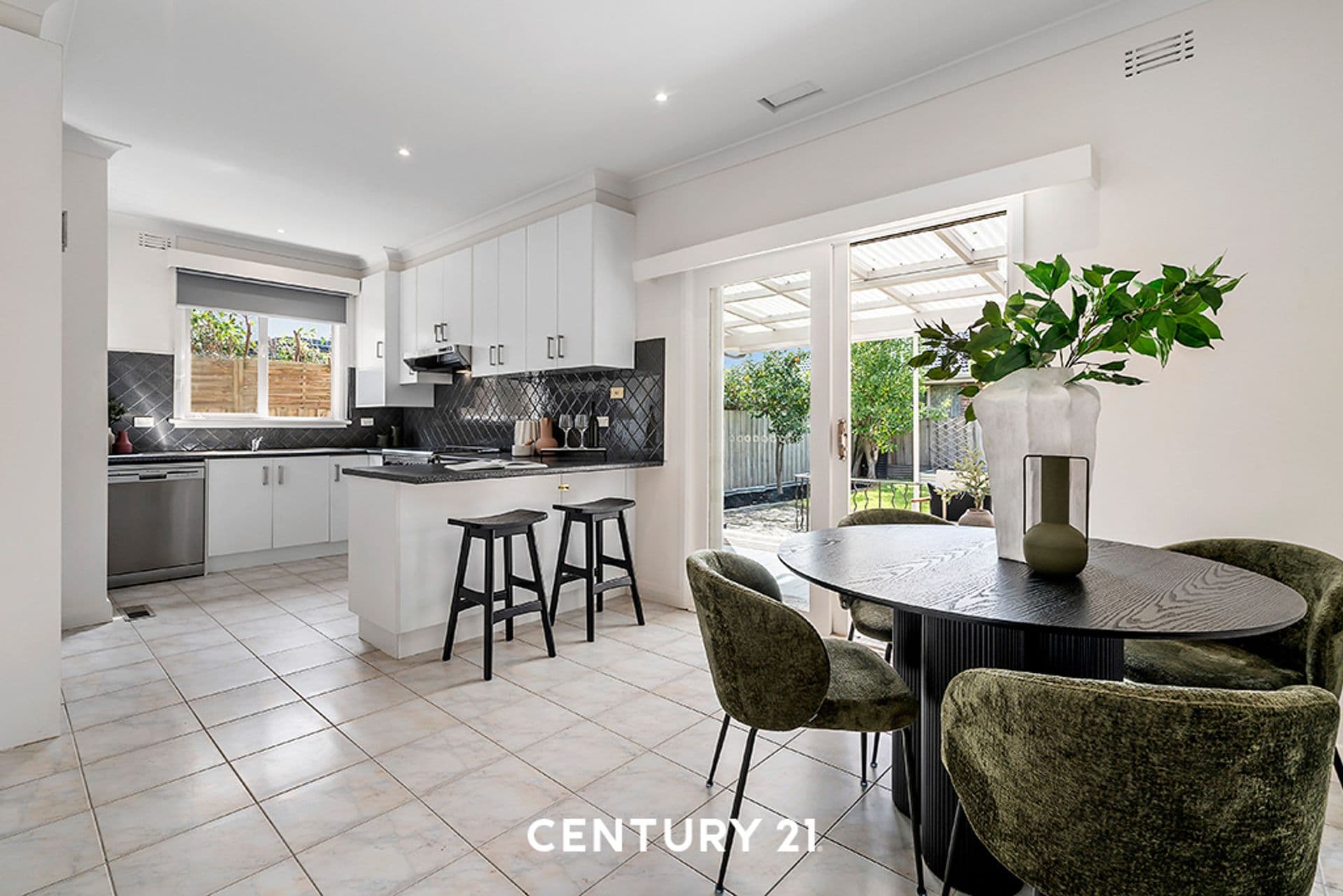 22 Newman Avenue, Carnegie, VIC, 3163, Carnegie - Thumbnail 5