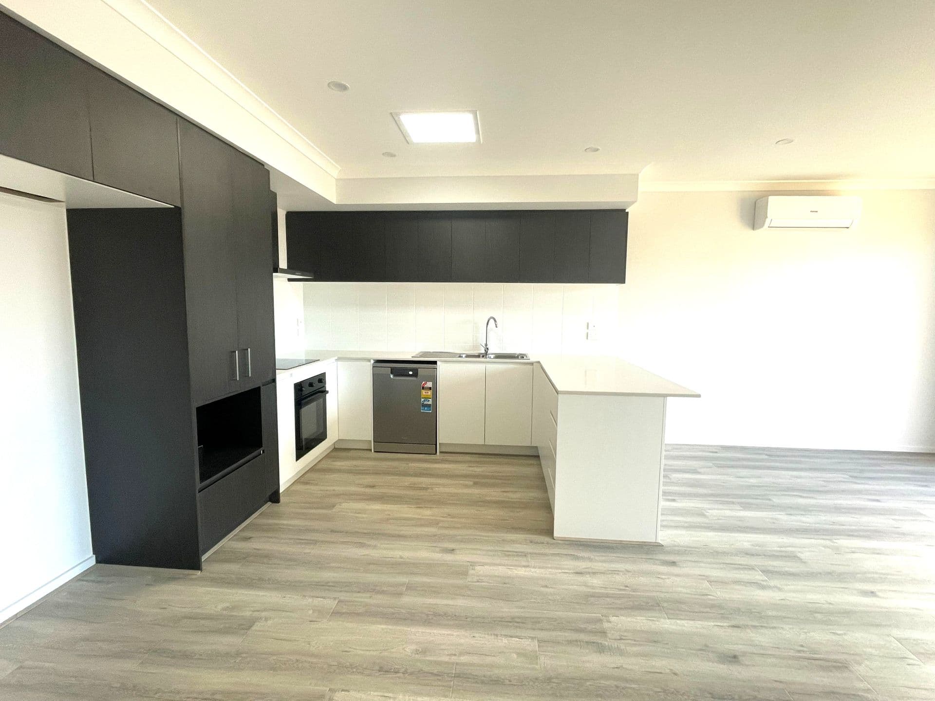 12 Quarter Way, Donnybrook, VIC, 3064, Donnybrook - Thumbnail 4