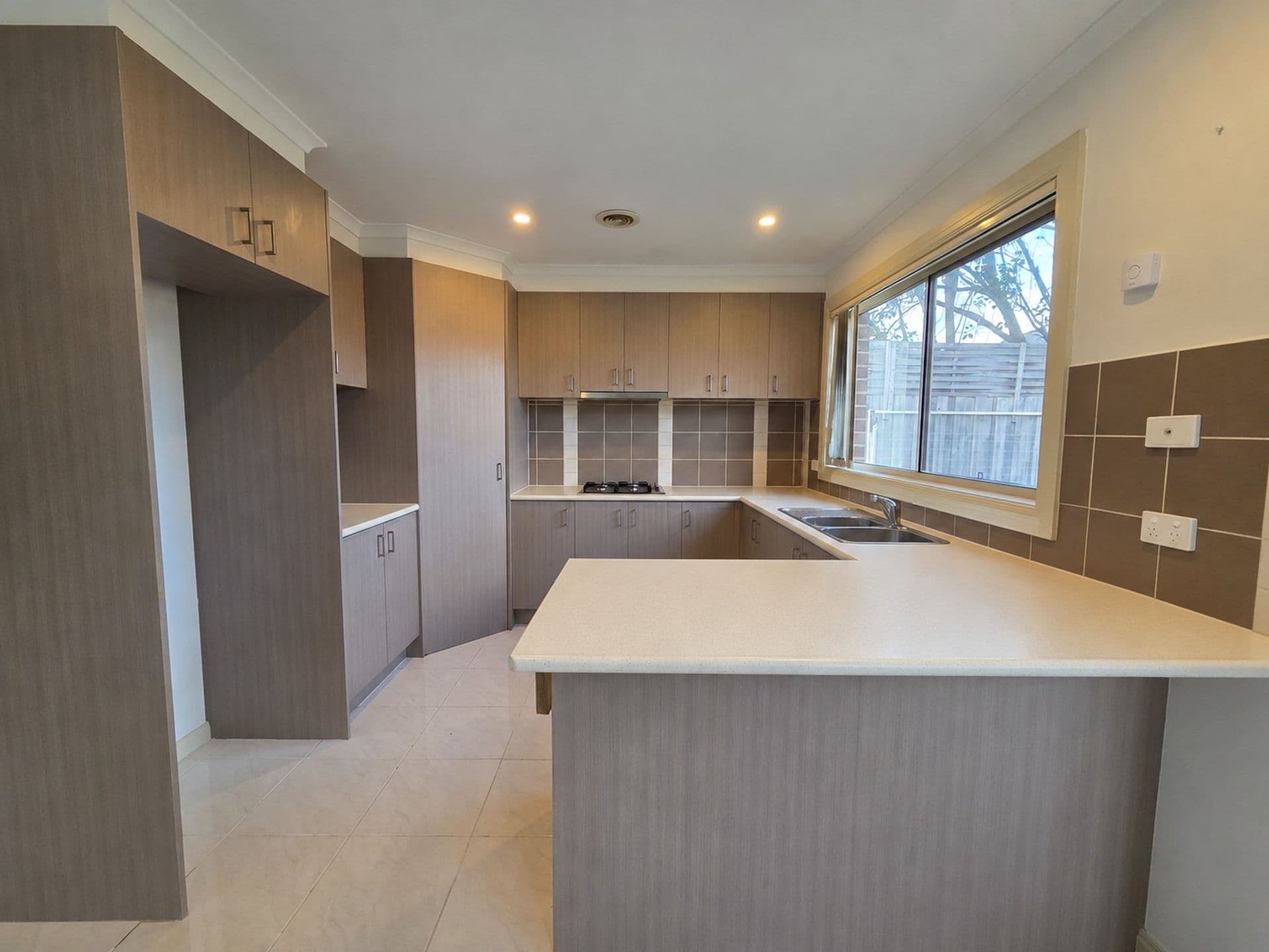 2/8 Byron Street, Clayton South, VIC, 3169, Clayton South - Thumbnail 2