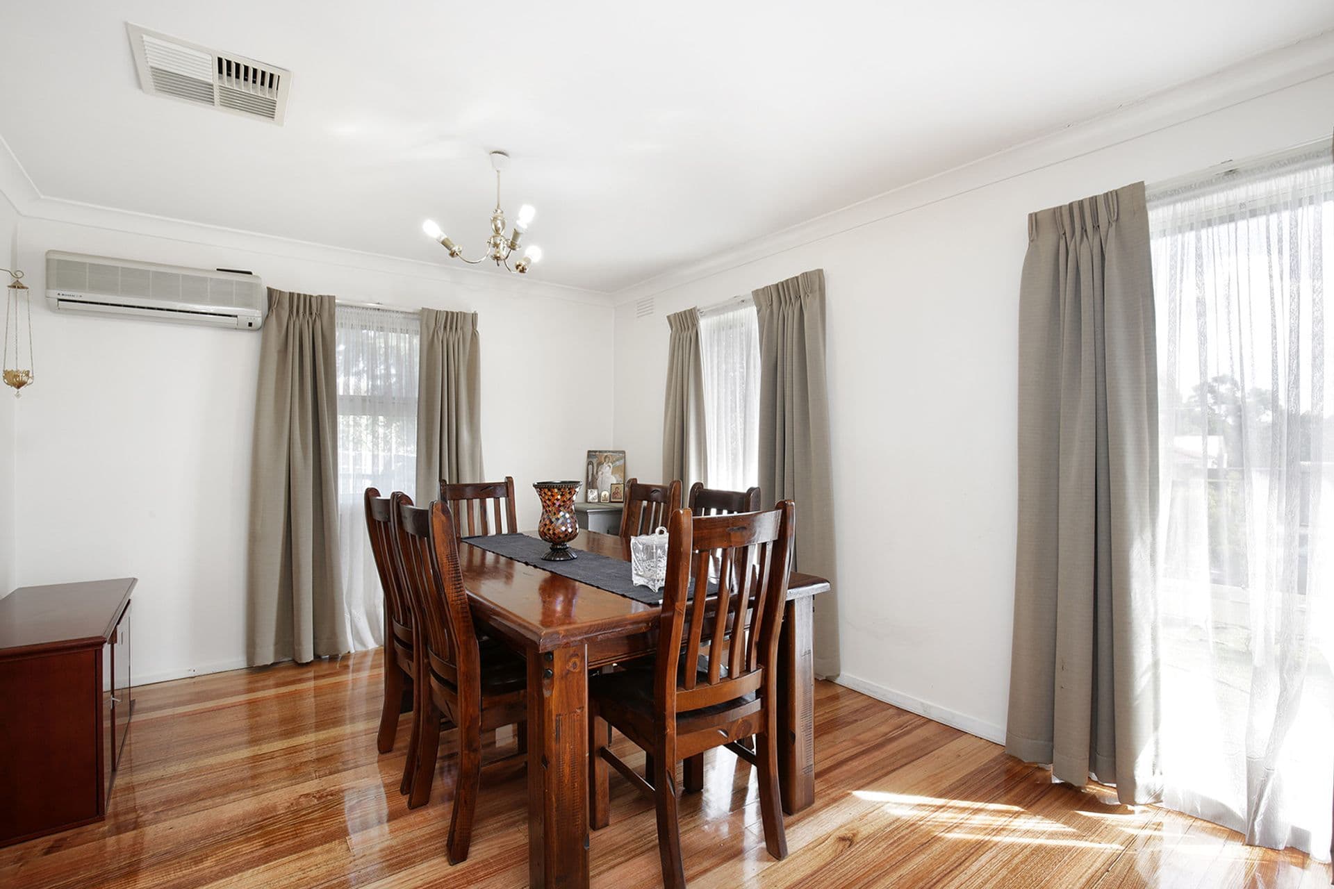 69 James Cook Drive, Endeavour Hills, VIC, 3802, Endeavour Hills - Thumbnail 4