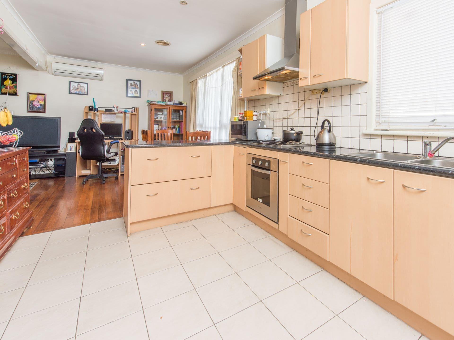 16 Whiteside Street, Springvale, VIC, 3171, Springvale - Thumbnail 2