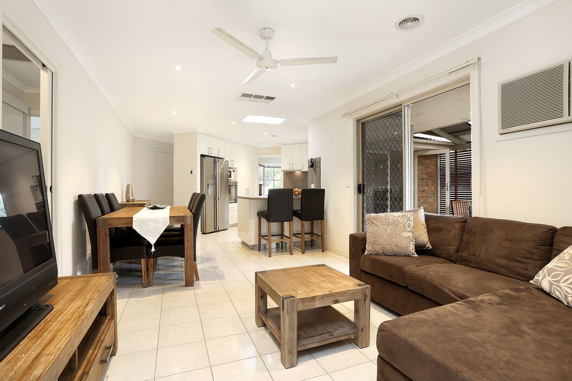 21 Chapman Street, Carrum Downs, VIC, 3201, Carrum Downs - Thumbnail 2