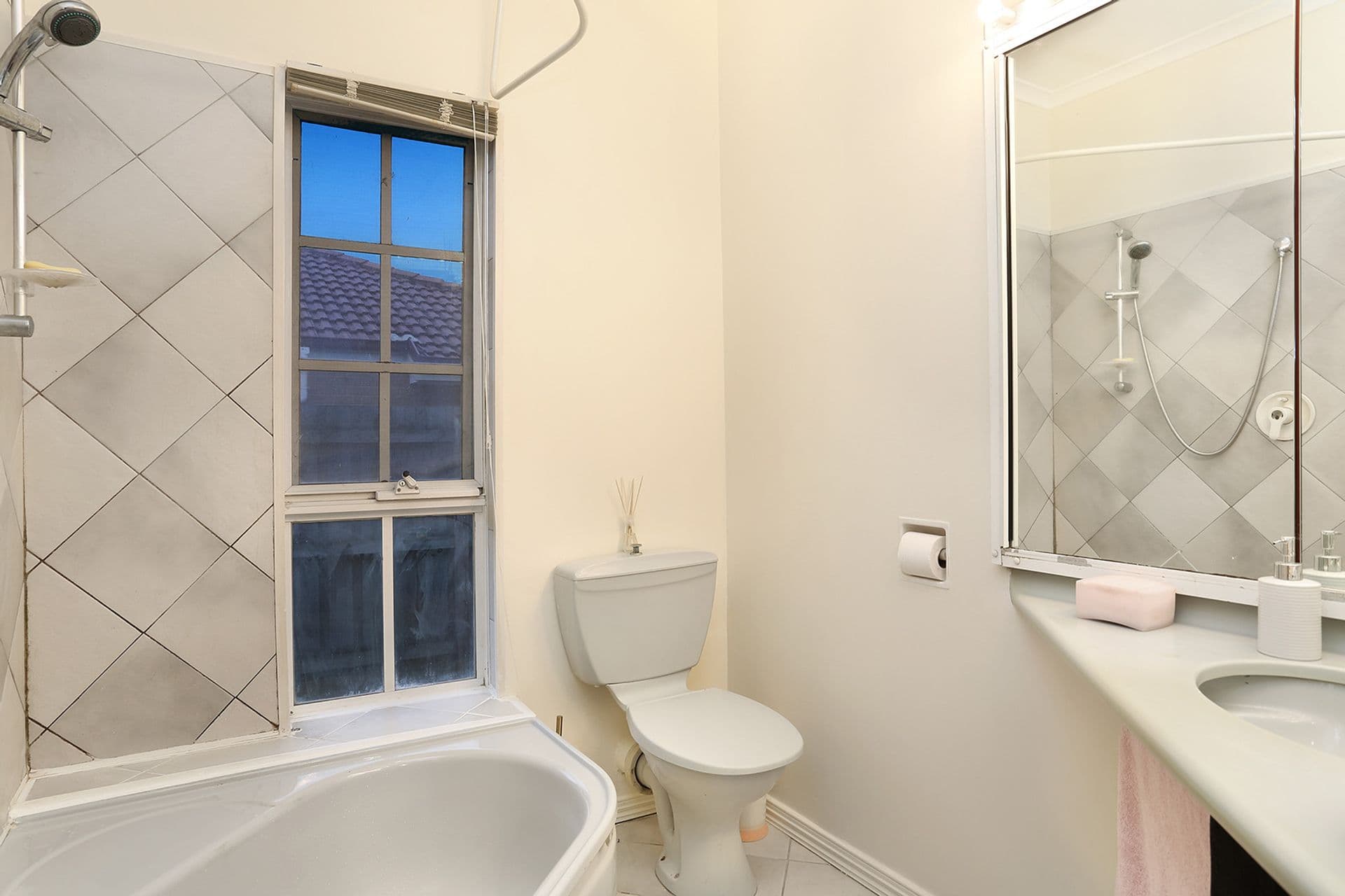 16 Thomas Street, Noble Park, VIC, 3174, Noble Park - Thumbnail 8