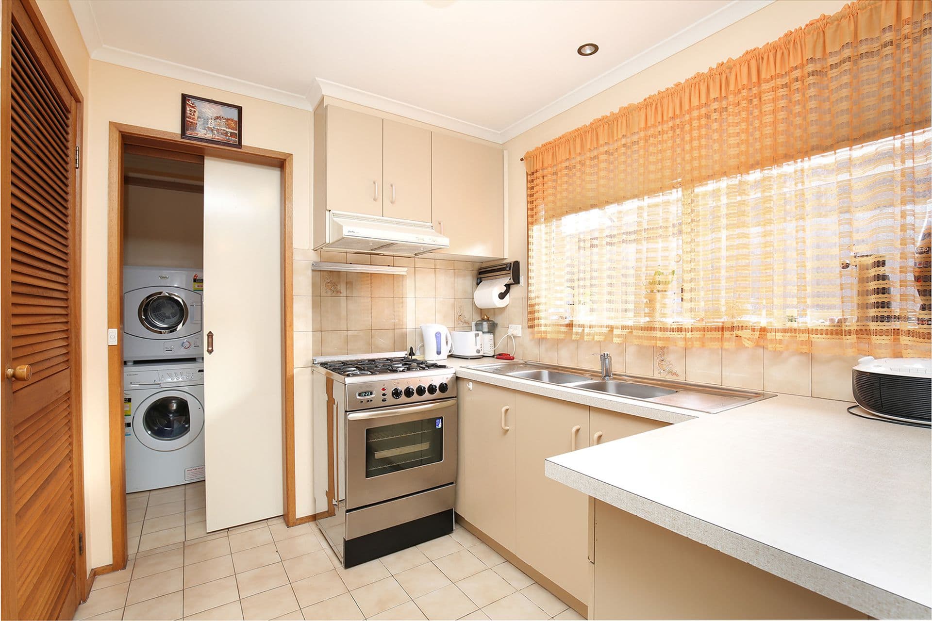 6 Parkview Close, Dandenong, VIC, 3175, Dandenong - Thumbnail 3