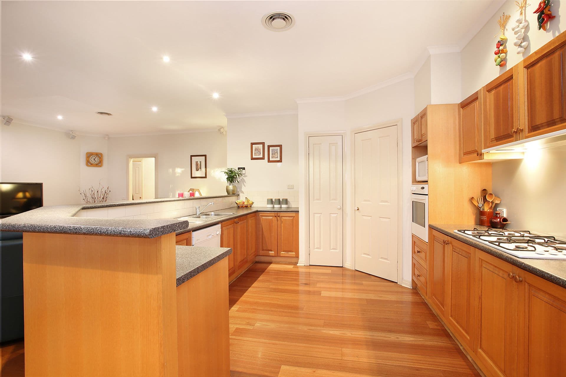 24 Glen Vista Drive, Narre Warren North, VIC, 3804, Narre Warren North - Thumbnail 4