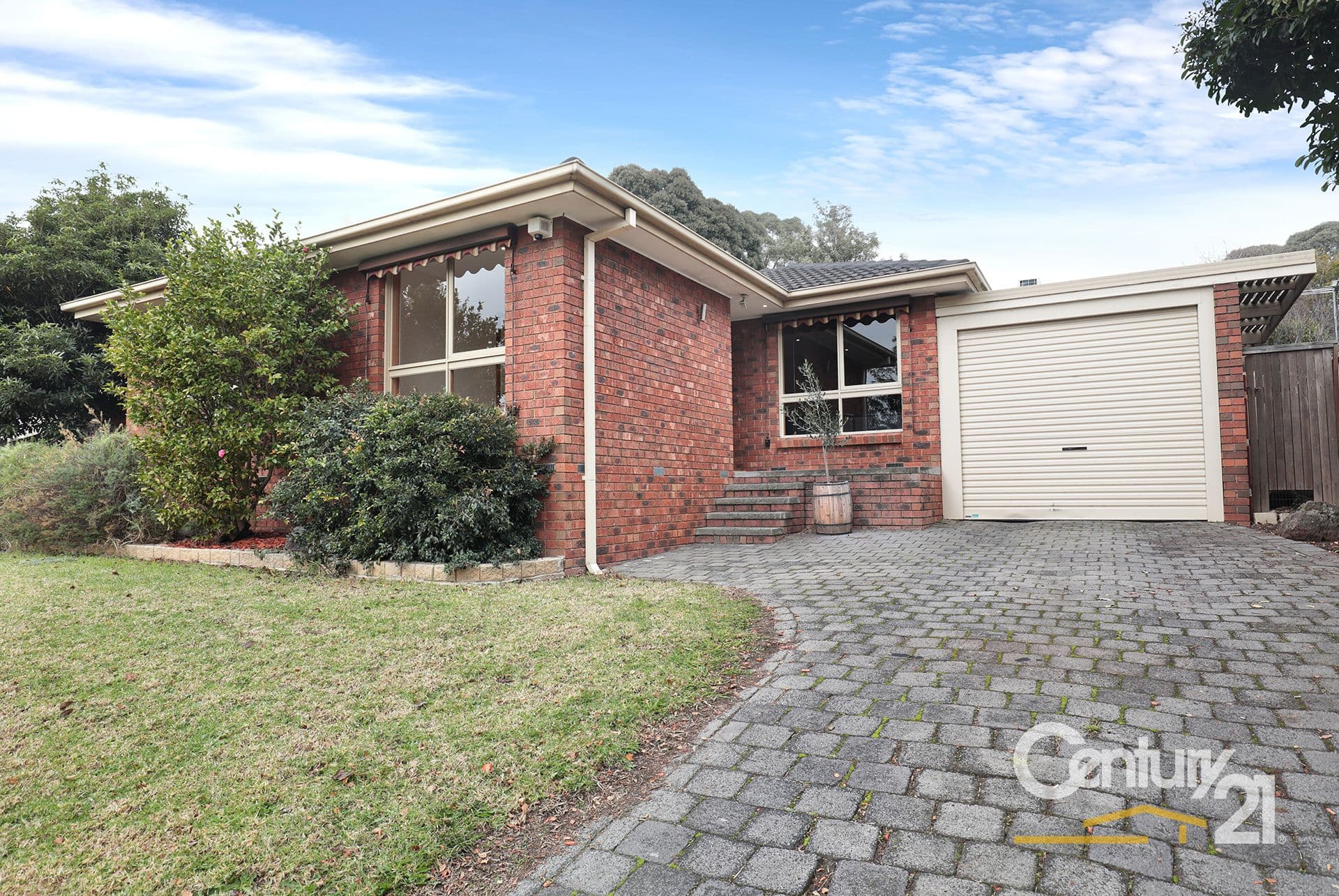 8 William Hovell Drive, Endeavour Hills, VIC, 3802, Endeavour Hills - Thumbnail 2