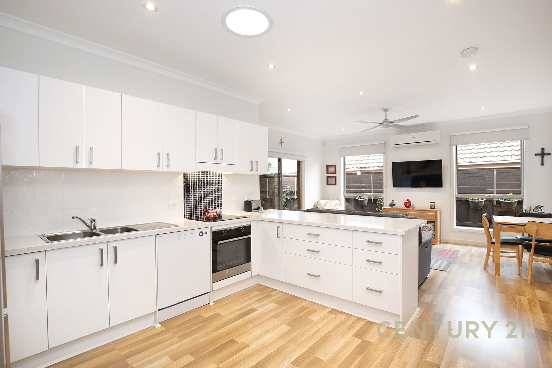 6/120 Buckley Street, Noble Park, VIC, 3174, Noble Park - Thumbnail 2