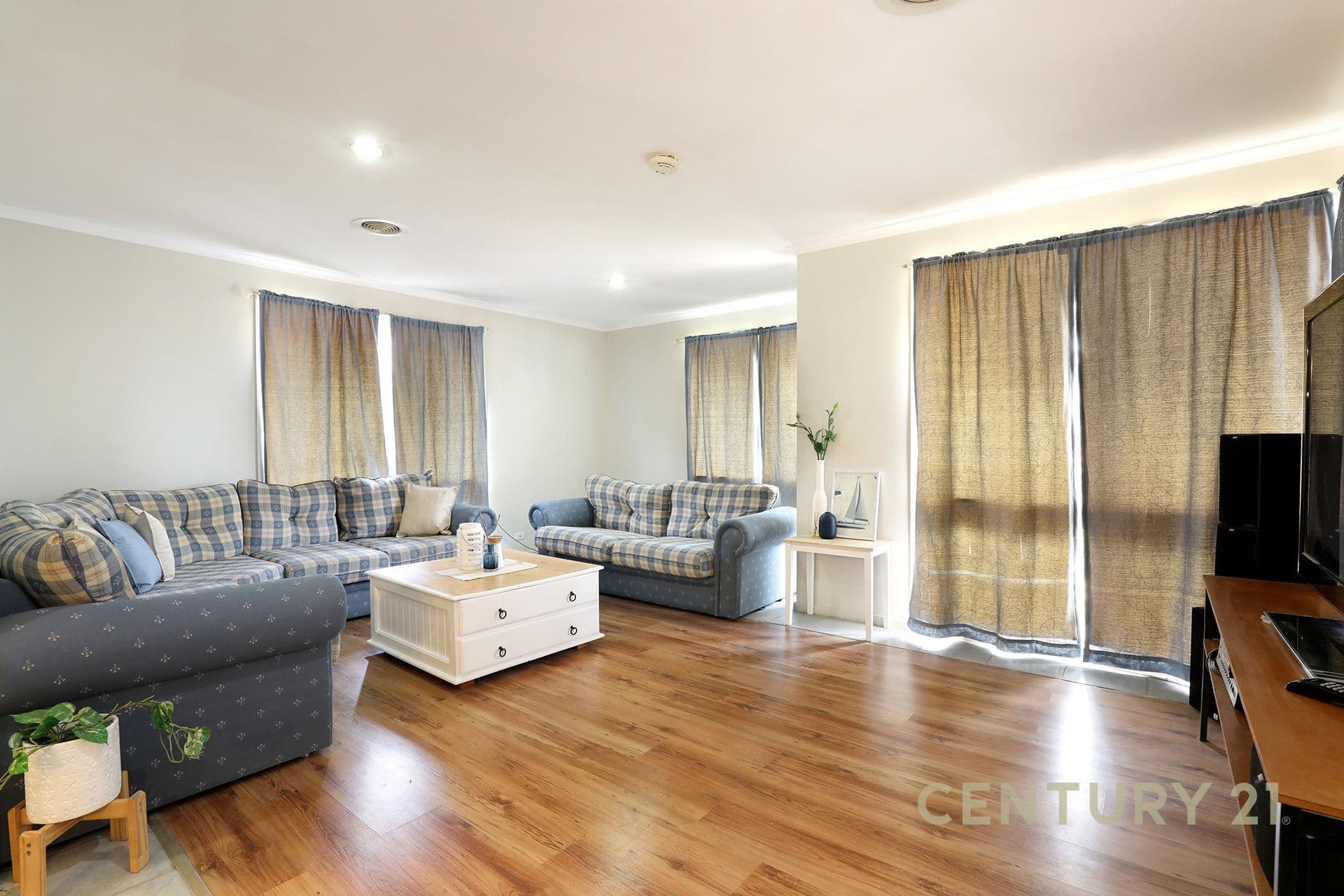 21 Horsfield Street, Cranbourne North, VIC, 3977, Cranbourne North - Thumbnail 3