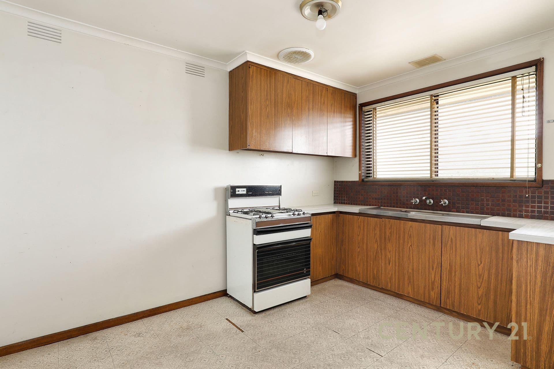 1-2/11 Lawrence Crescent, Noble Park North, VIC, 3174, Noble Park - Thumbnail 4