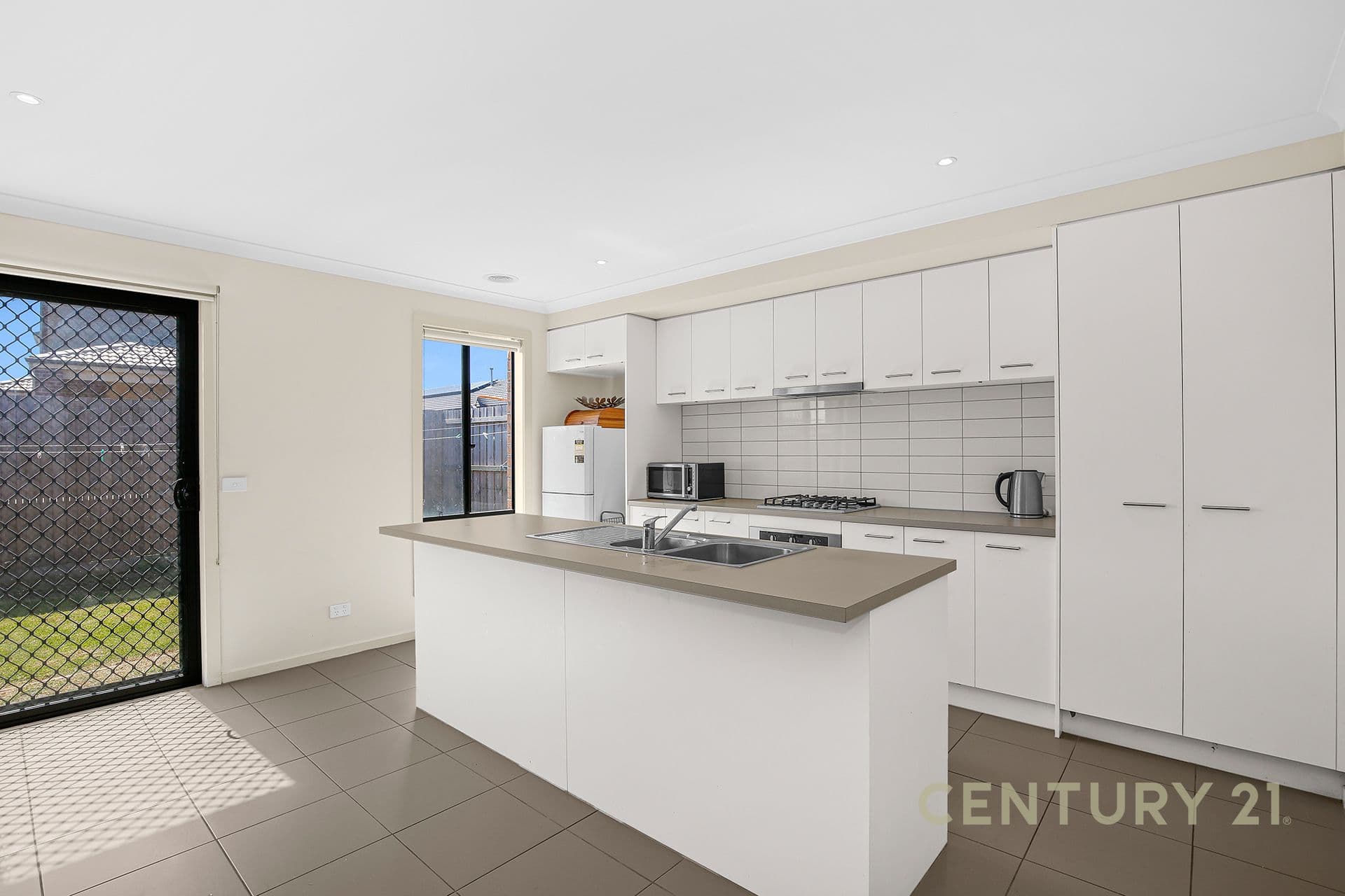 79 Park Orchard Drive, Pakenham, VIC, 3810, Pakenham - Thumbnail 3