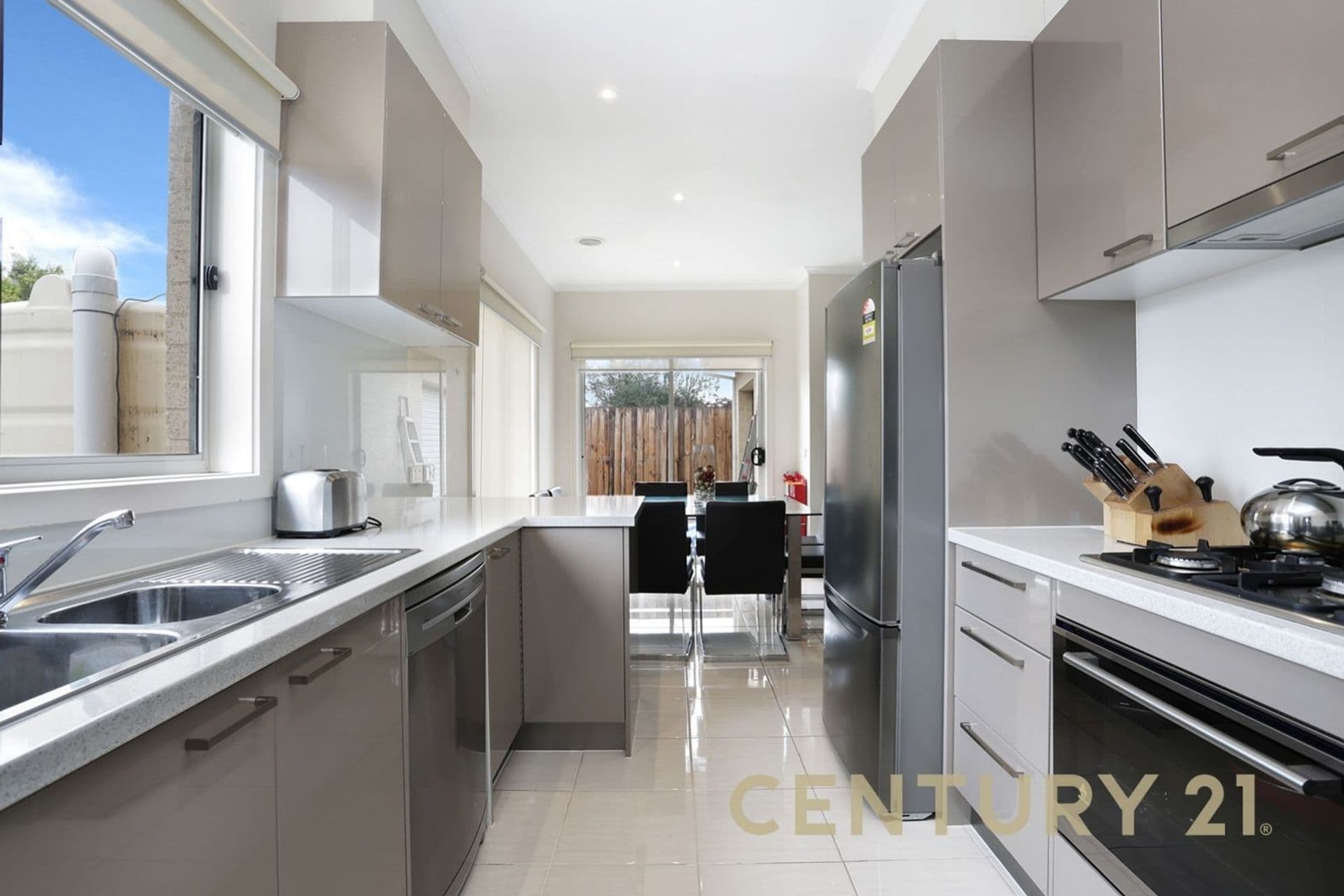 2/10 Kingswood Crescent, Noble Park North, VIC, 3174, Noble Park North - Thumbnail 2