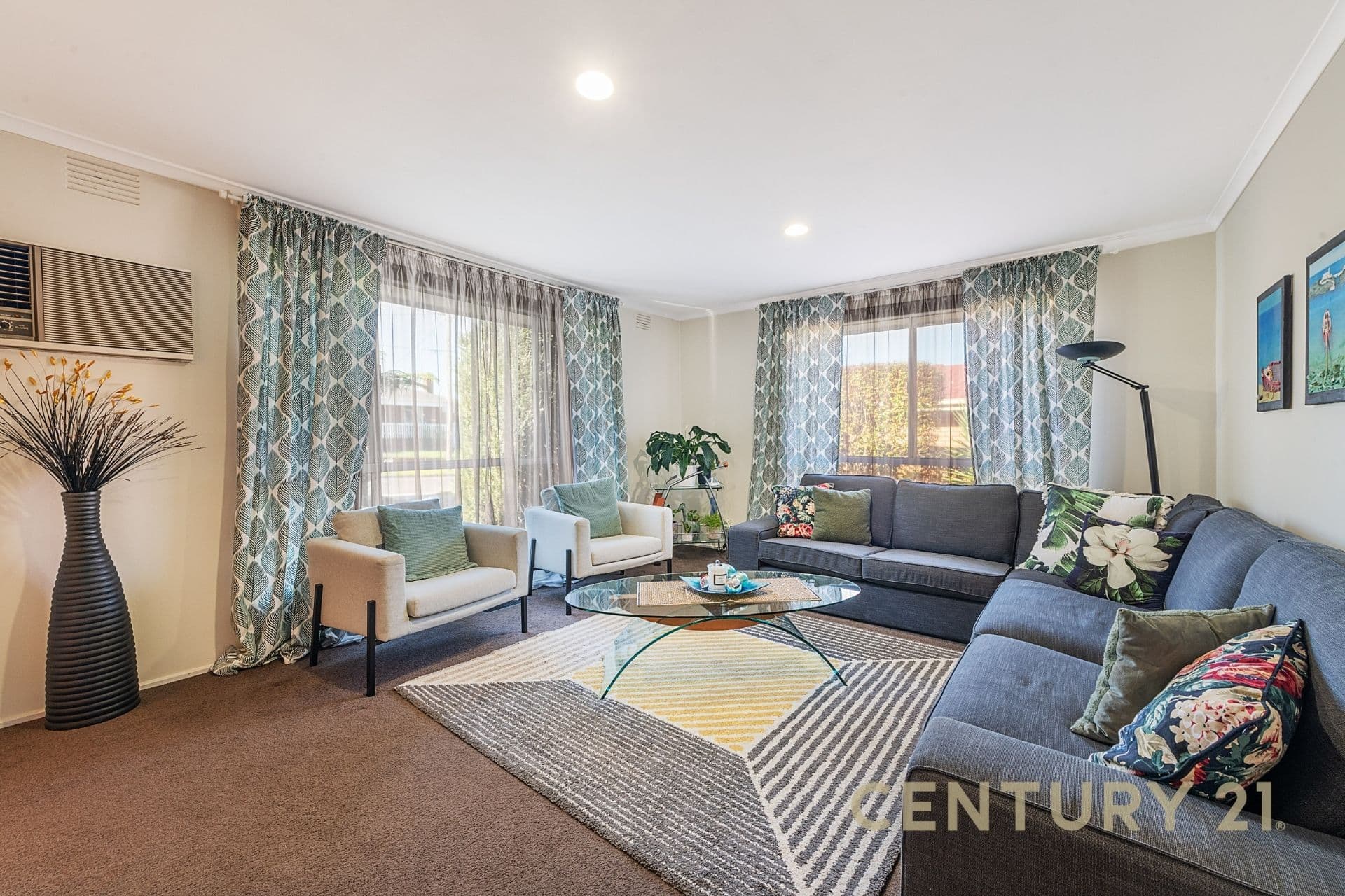 63 Aldridge Street, Endeavour Hills, VIC, 3802, Endeavour Hills - Thumbnail 2
