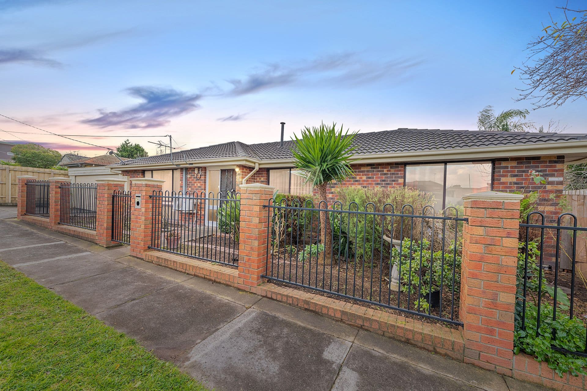2/7 Ross Street, Dandenong, VIC, 3175, Dandenong - Image 1