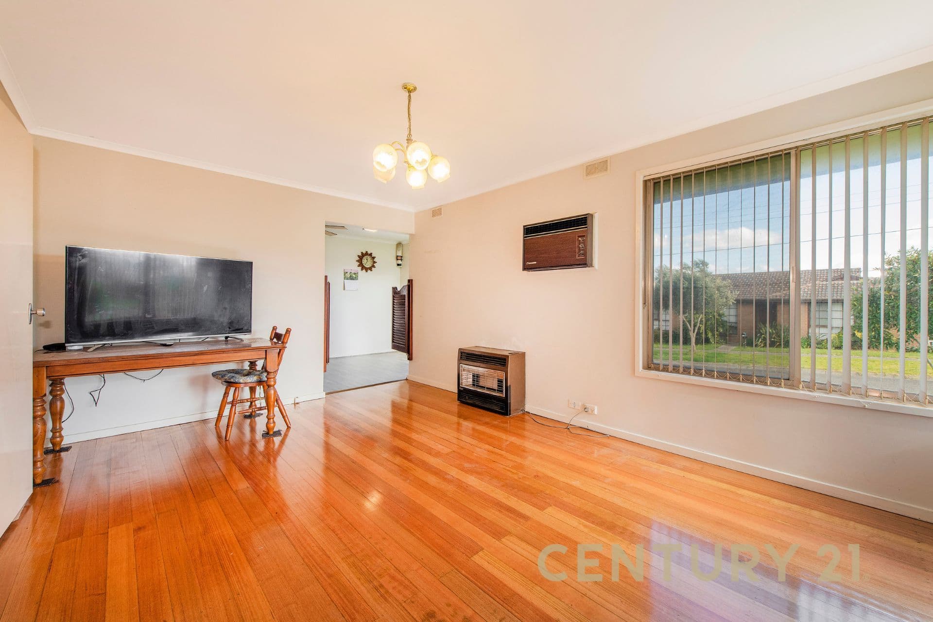 8 Silverton Drive, Noble Park North, VIC, 3174, Noble Park North - Thumbnail 2