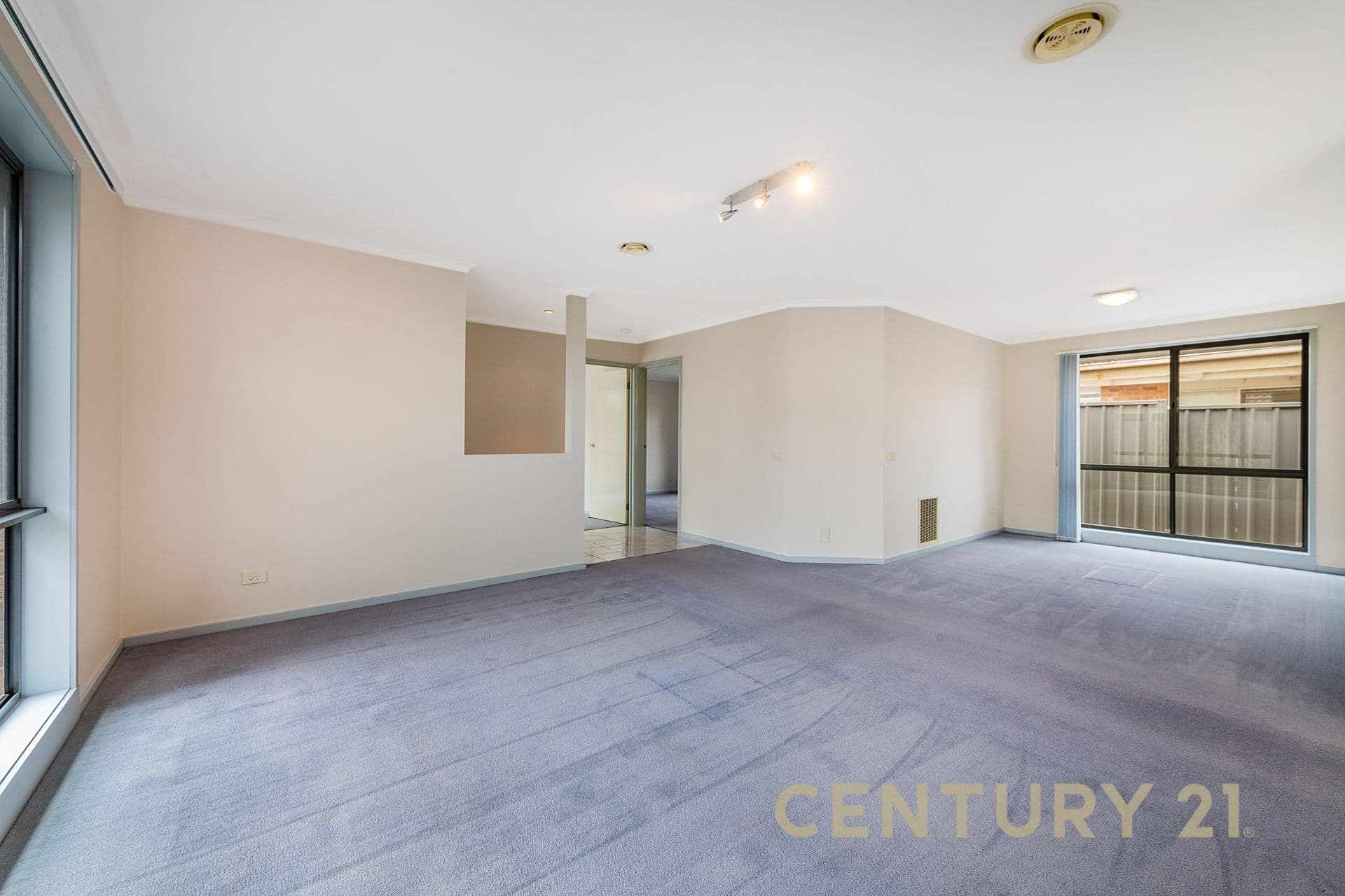 23 Scarborough Drive, Narre Warren South, VIC, 3805, Narre Warren South - Thumbnail 2