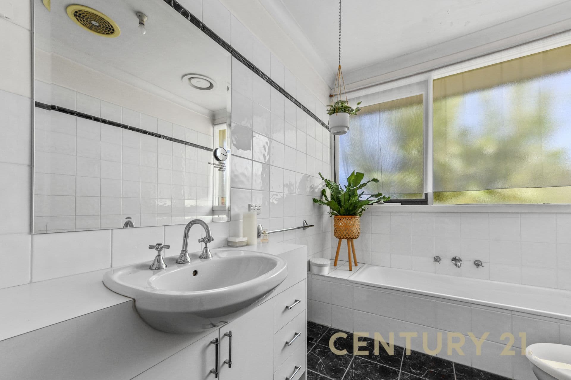 37 Daniel Solander Drive, Endeavour Hills, VIC, 3802, Endeavour Hills - Thumbnail 5