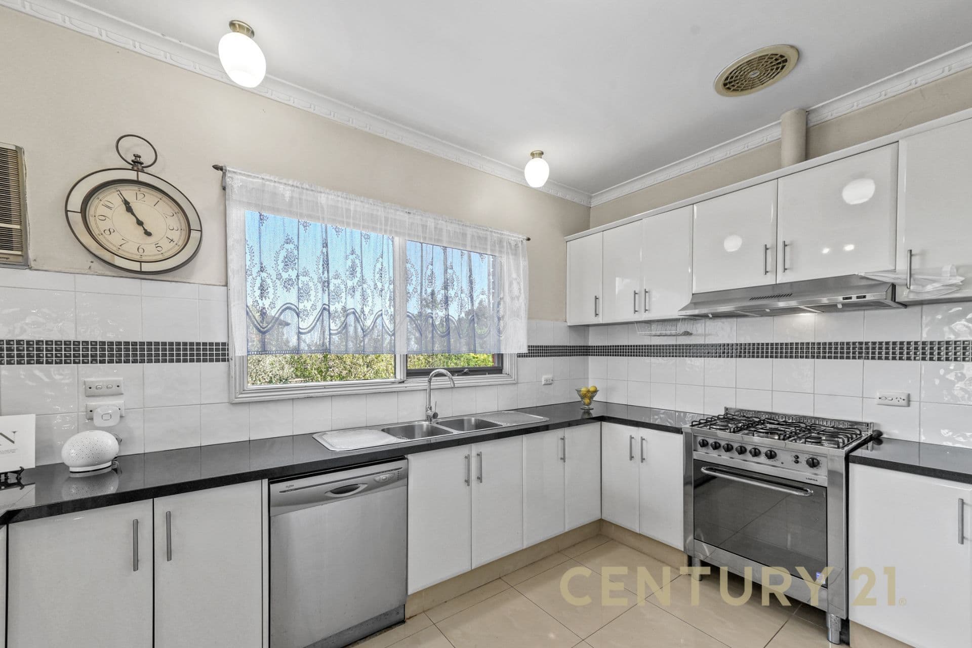 37 Daniel Solander Drive, Endeavour Hills, VIC, 3802, Endeavour Hills - Thumbnail 6