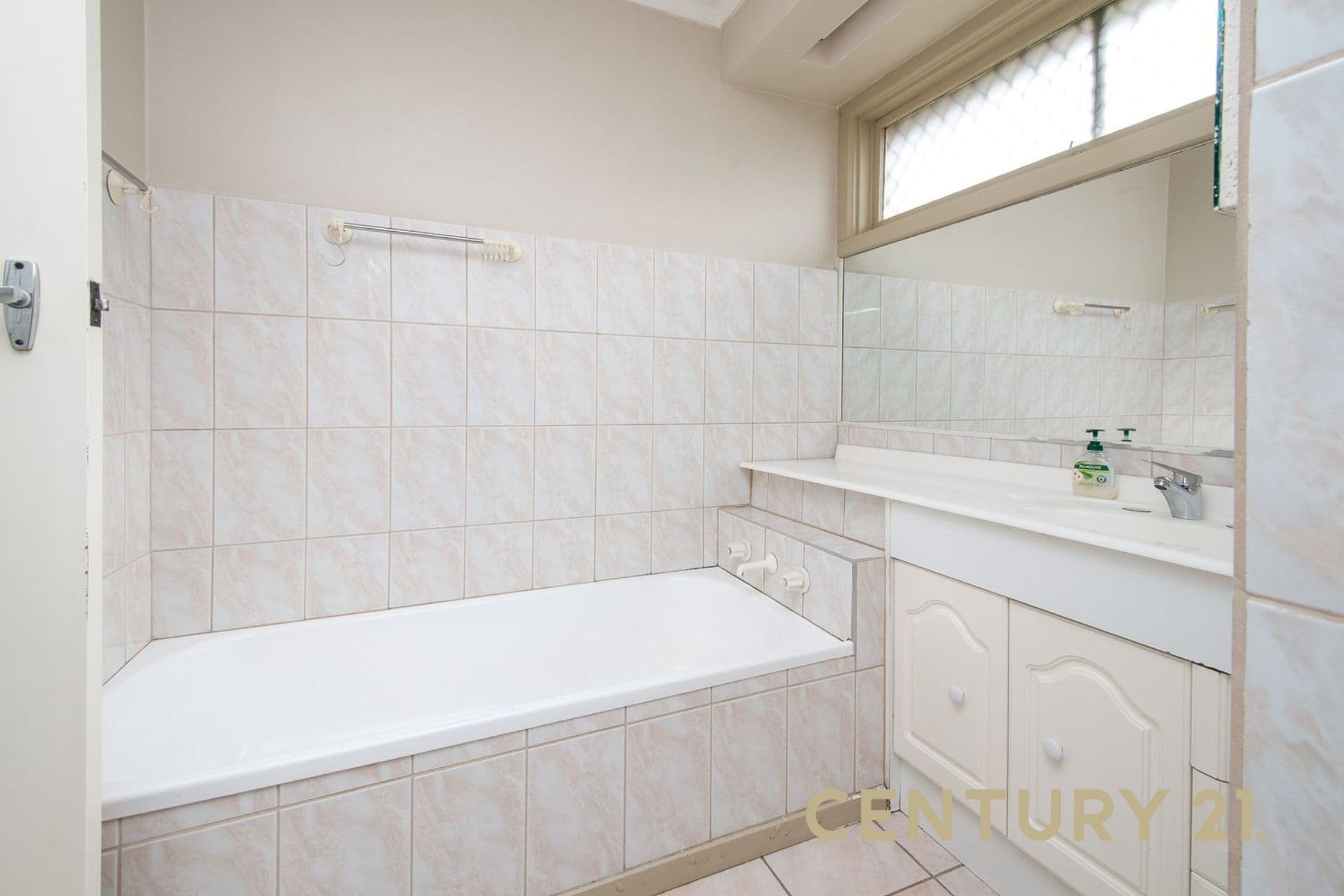 13 Walnut Crescent, Noble Park, VIC, 3174, Noble Park - Thumbnail 6
