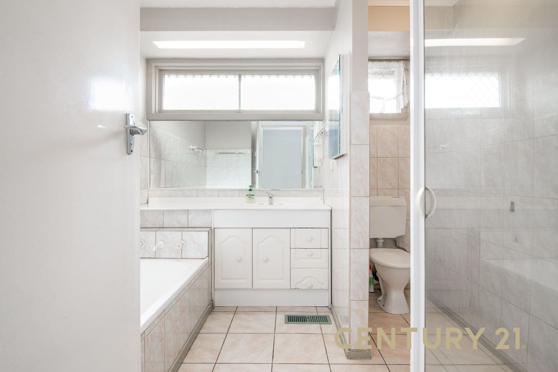 13 Walnut Crescent, Noble Park, VIC, 3174, Noble Park - Thumbnail 7