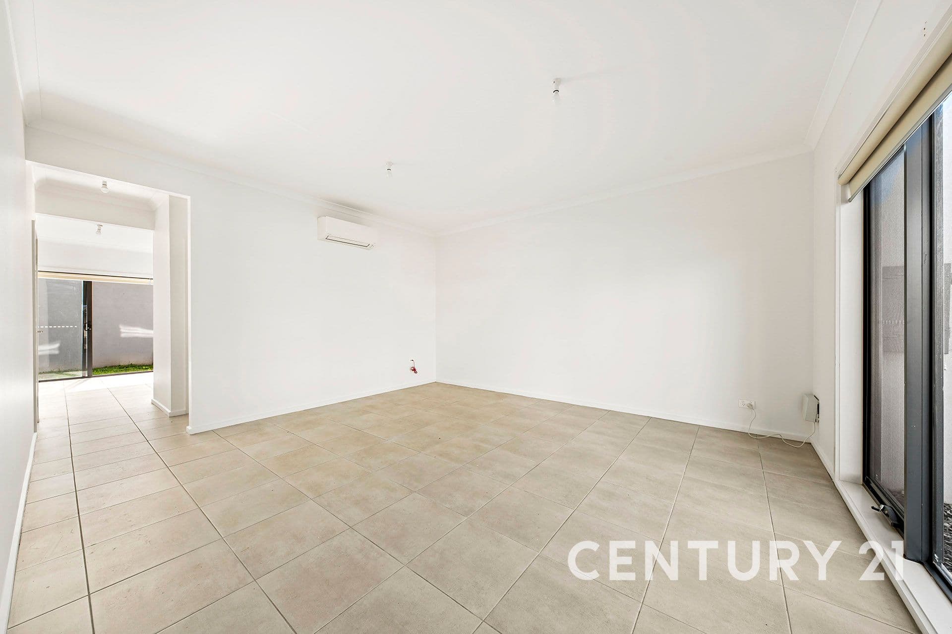 112 Henry Street, Pakenham, VIC, 3810, Pakenham - Thumbnail 3