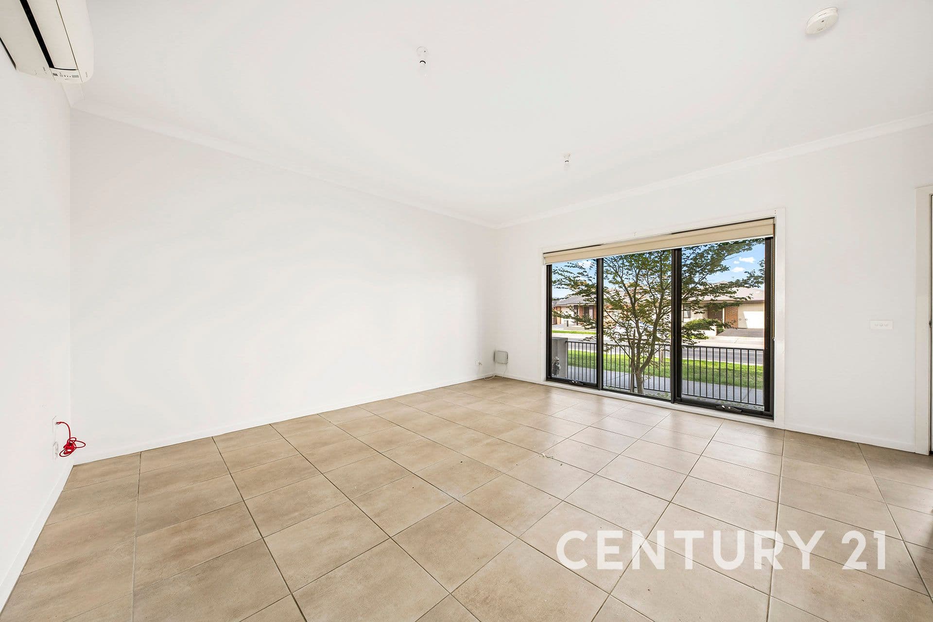 112 Henry Street, Pakenham, VIC, 3810, Pakenham - Thumbnail 2