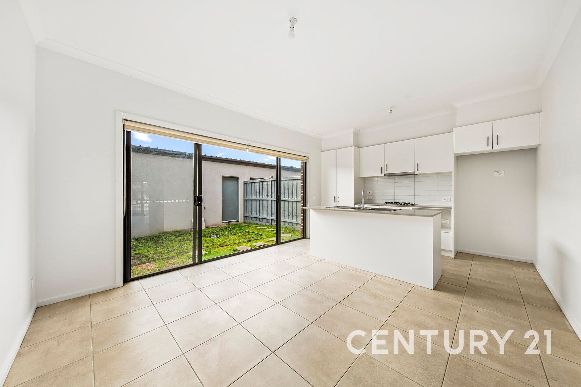 112 Henry Street, Pakenham, VIC, 3810, Pakenham - Thumbnail 4