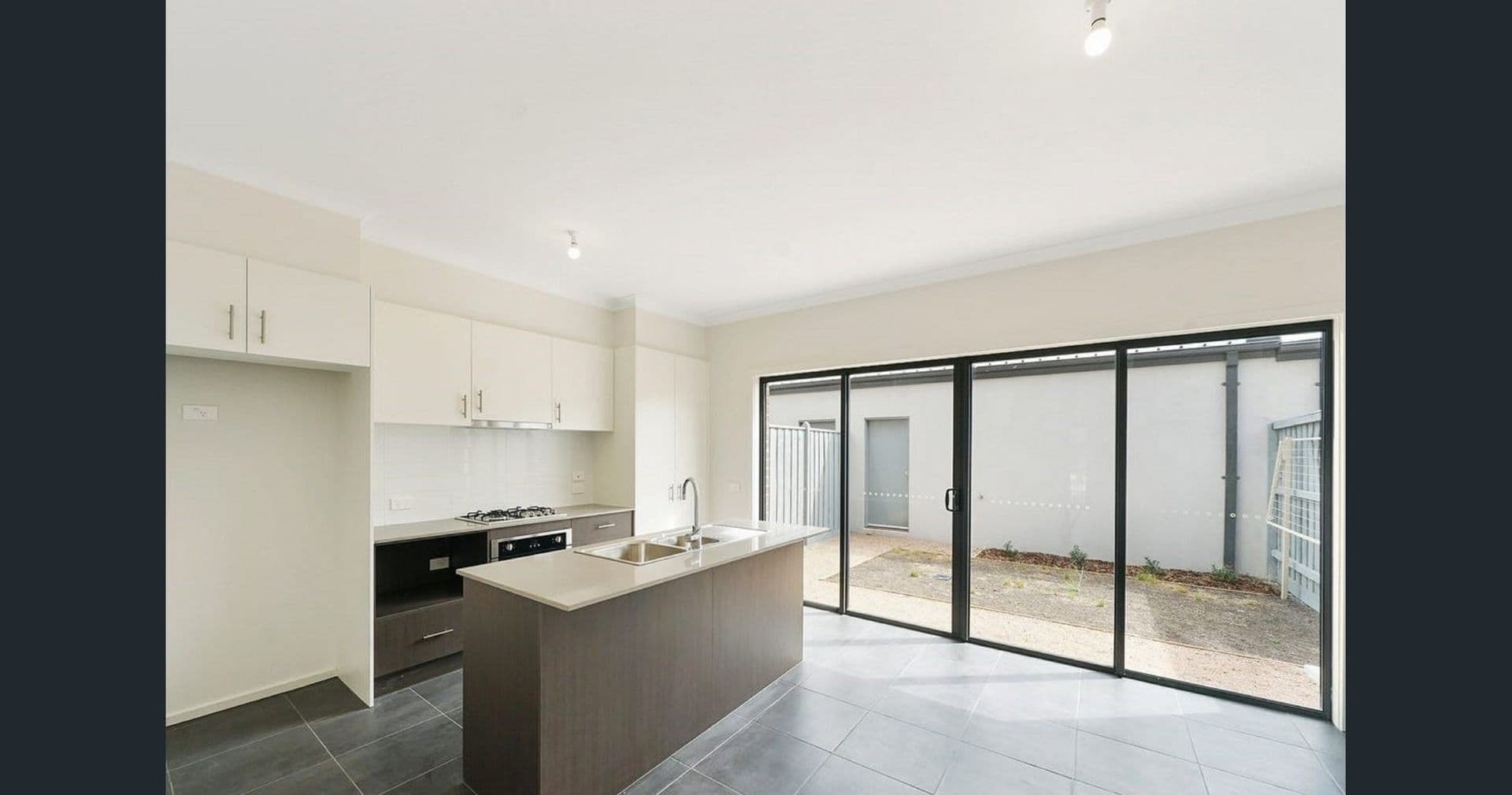 110 Henry Street, Pakenham, VIC, 3810, Pakenham - Thumbnail 3