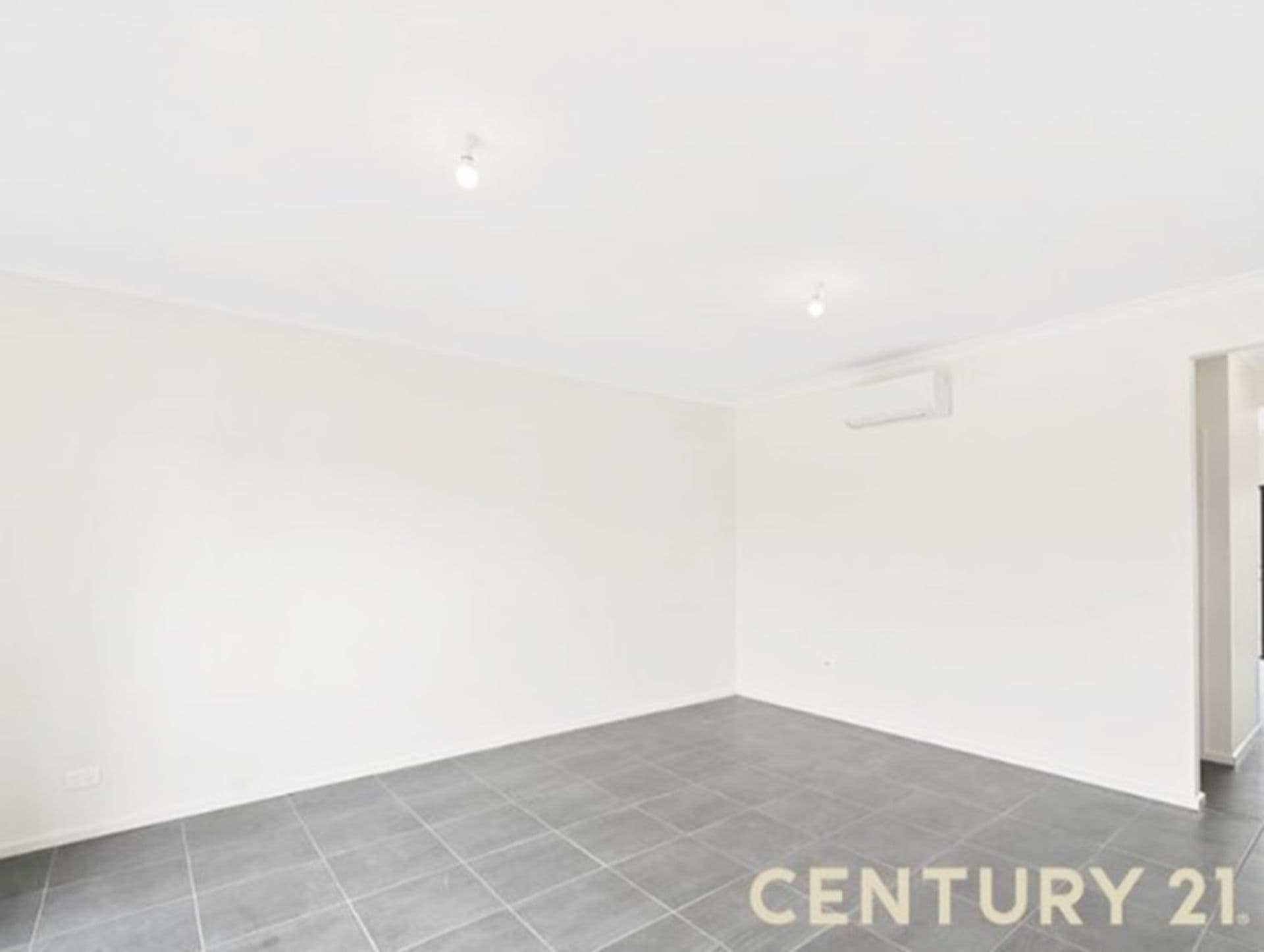 4 Langley Way, Pakenham, VIC, 3810, Pakenham - Thumbnail 3